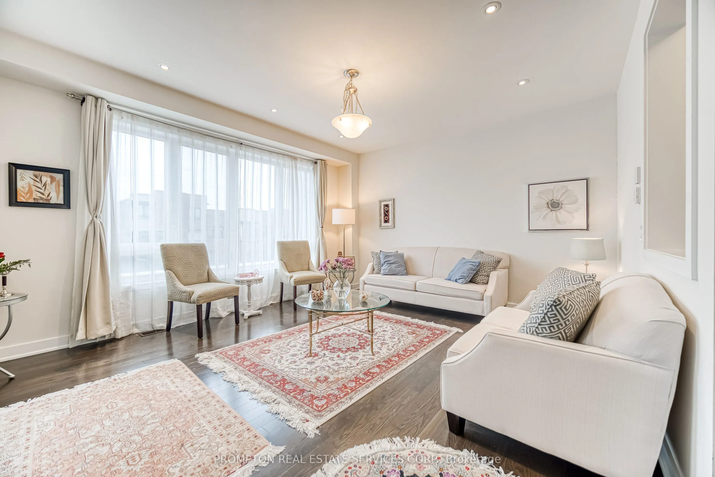 48 Helliwell Crescent