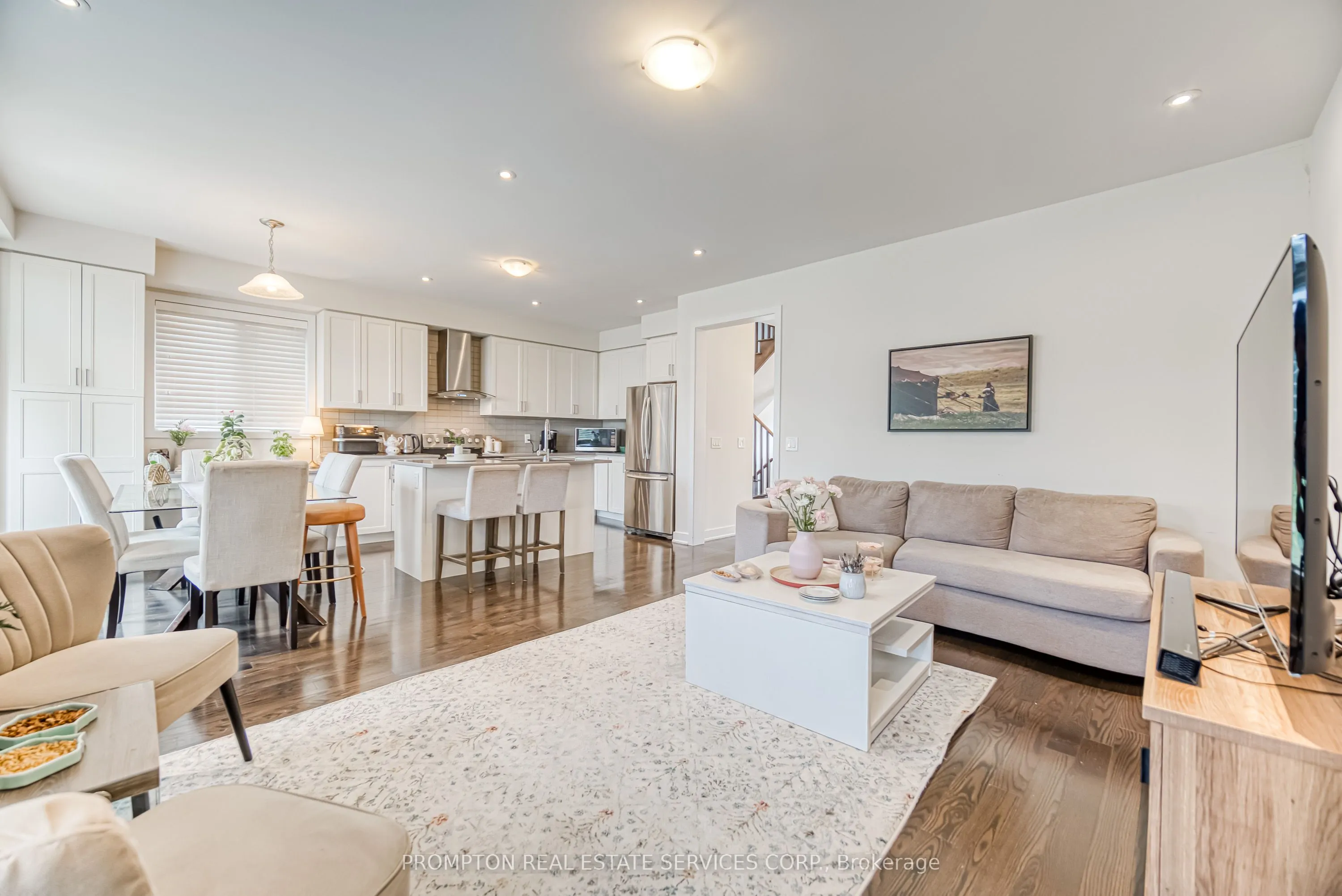48 Helliwell Crescent