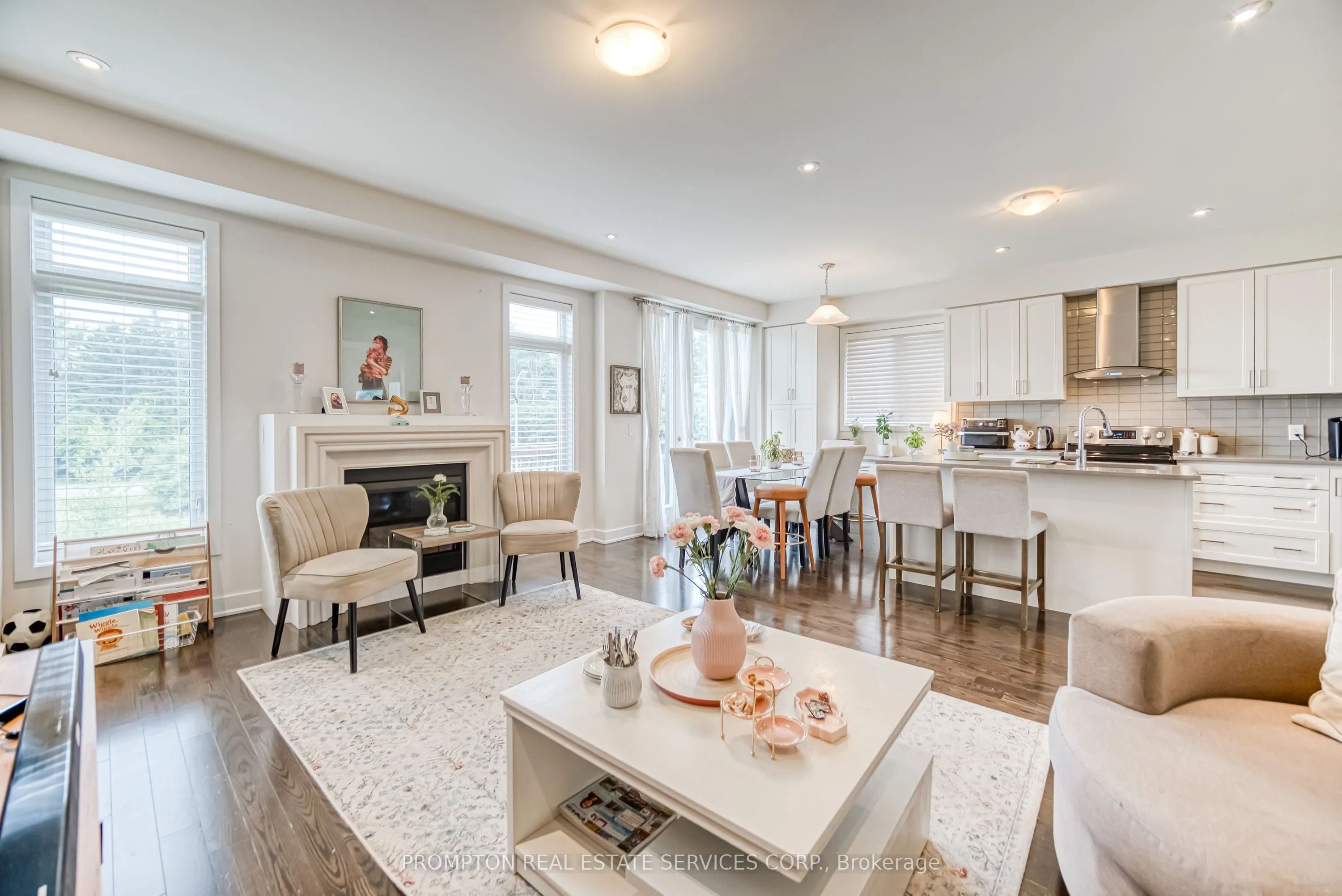 48 Helliwell Crescent