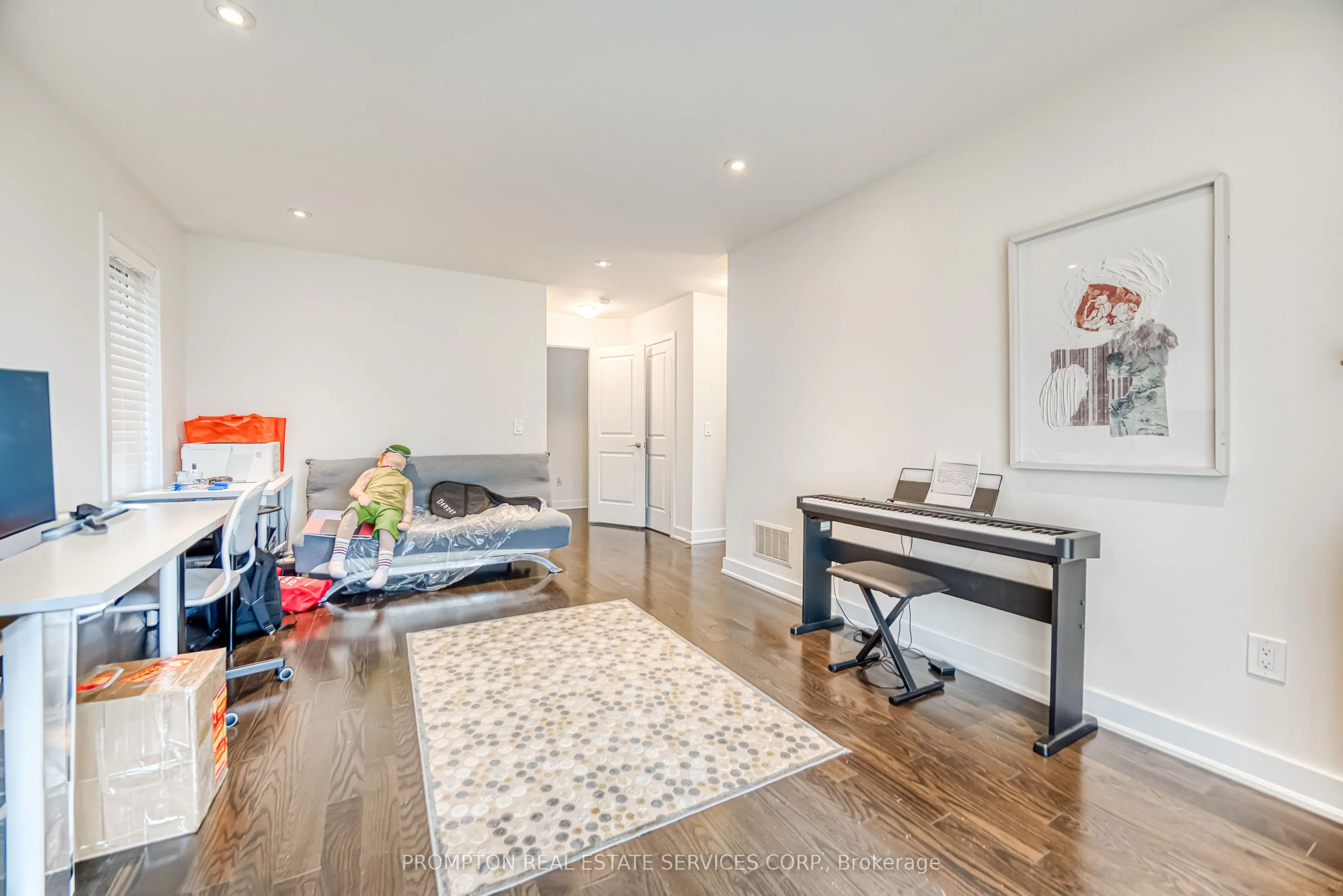 48 Helliwell Crescent
