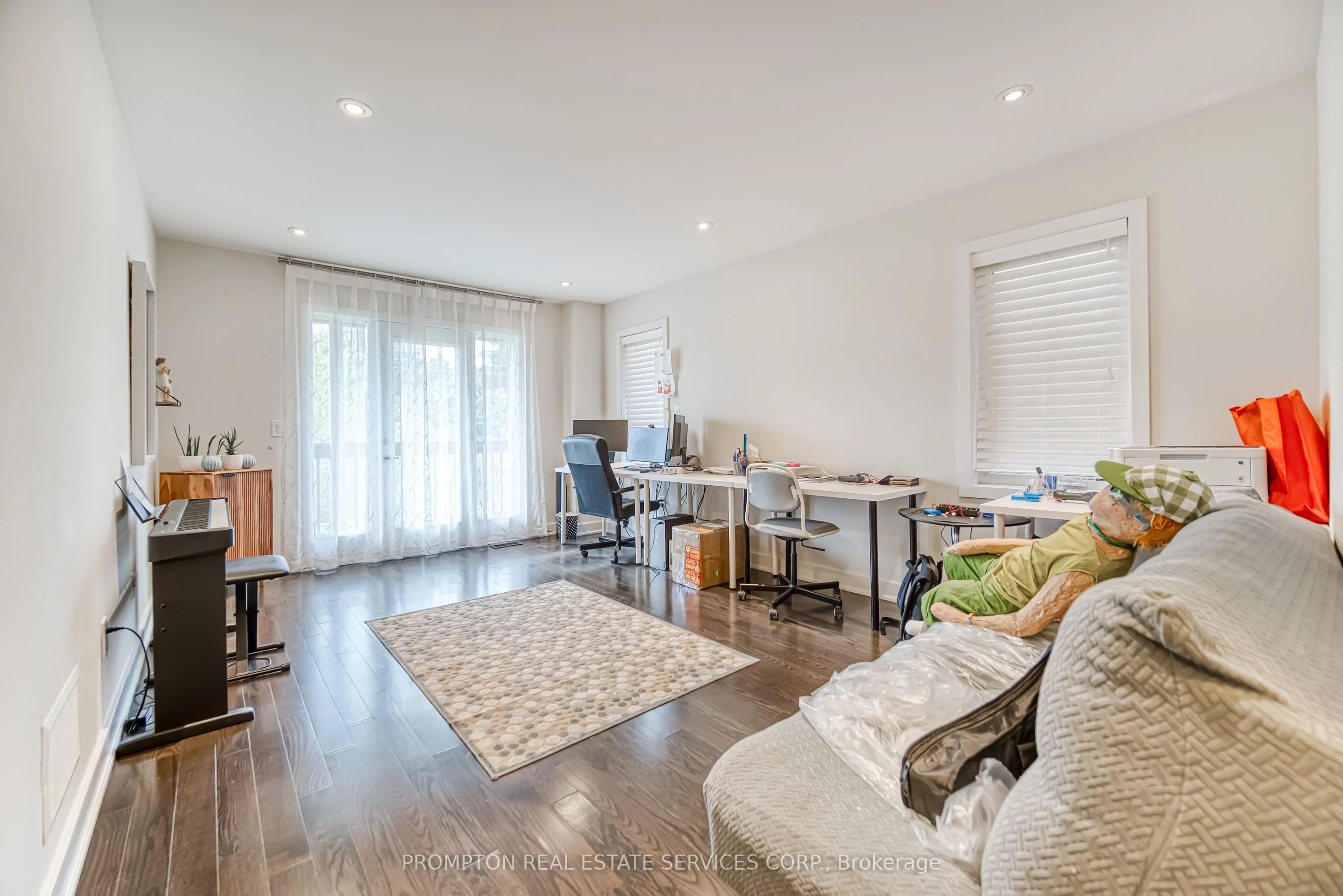 48 Helliwell Crescent