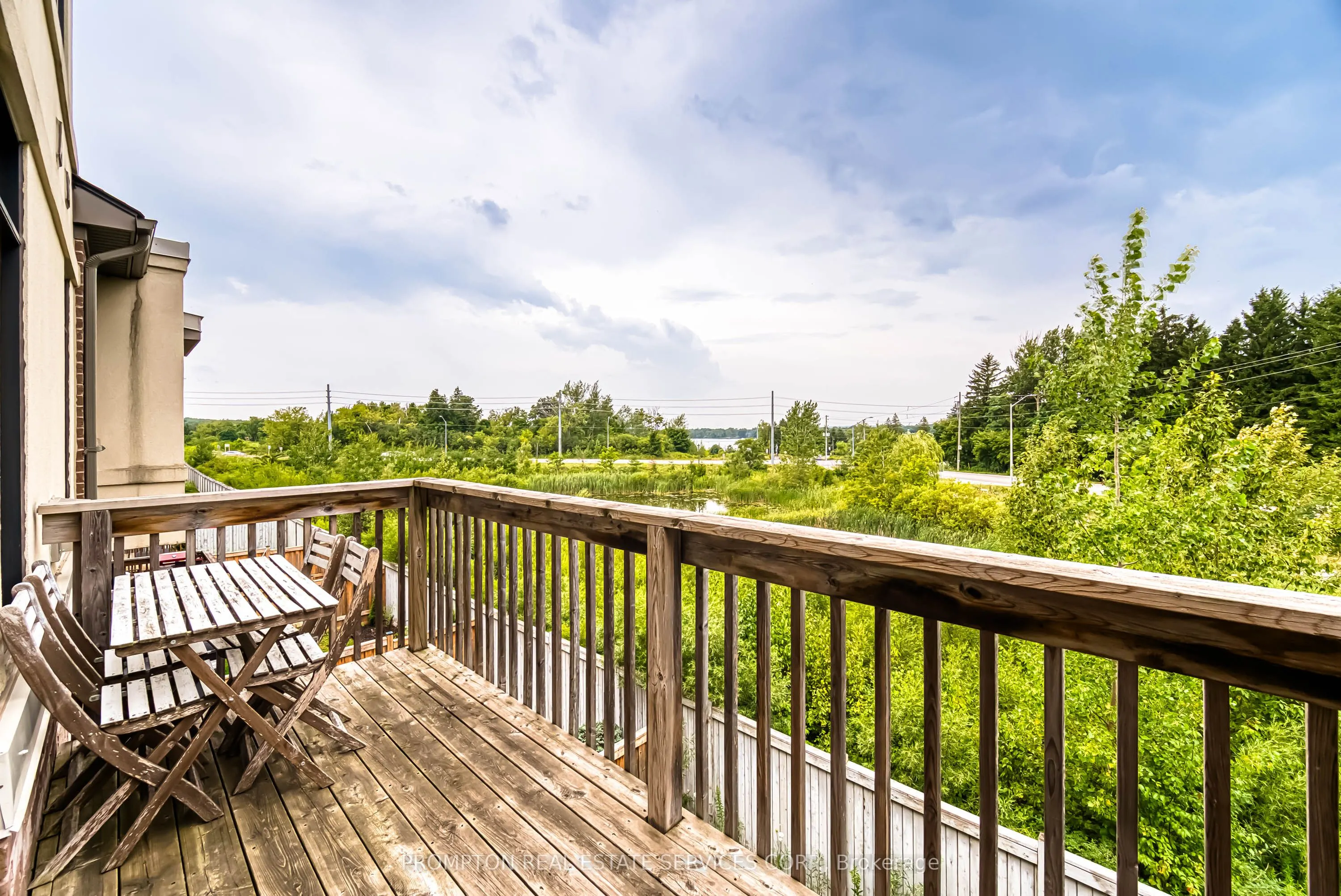 48 Helliwell Crescent