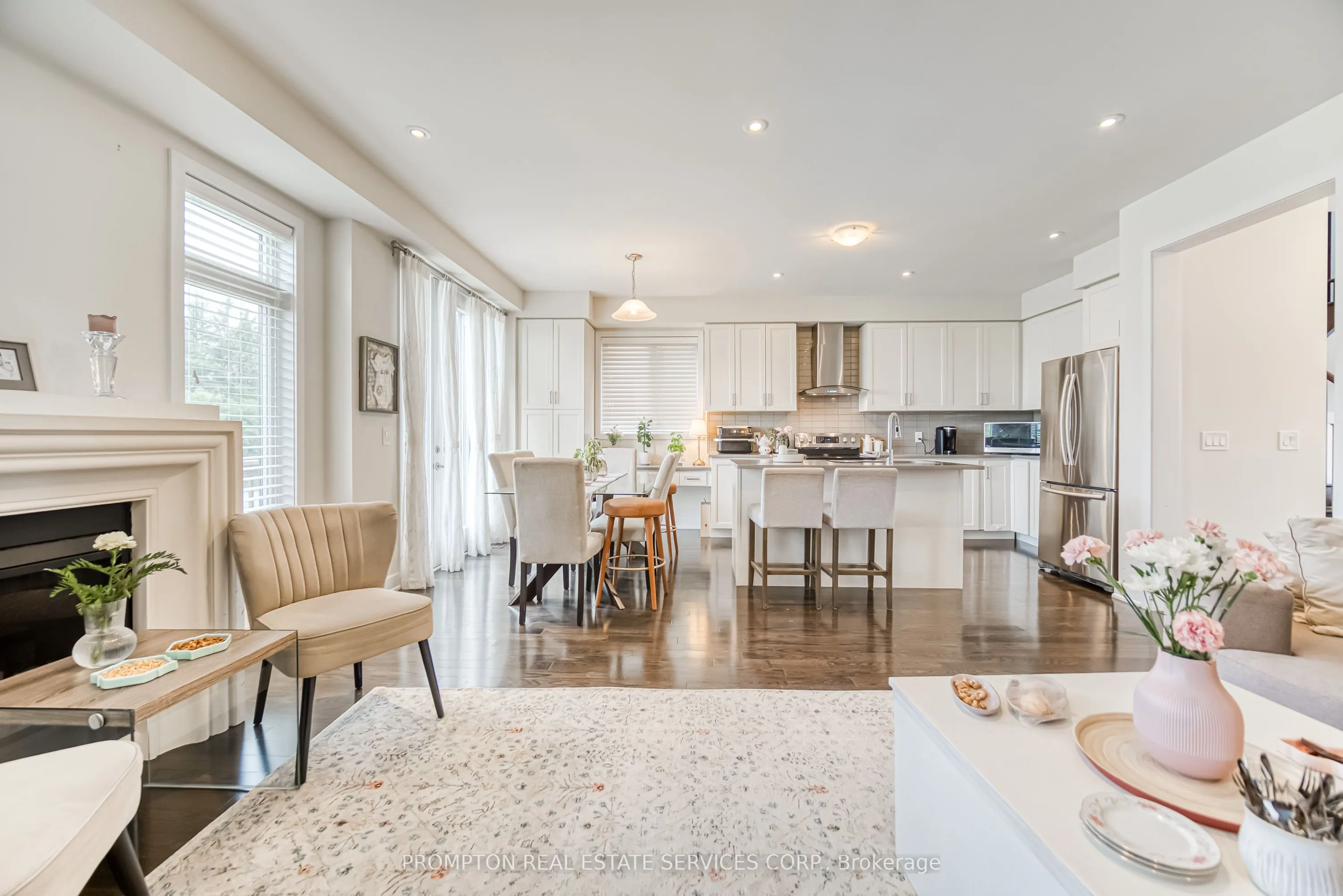 48 Helliwell Crescent