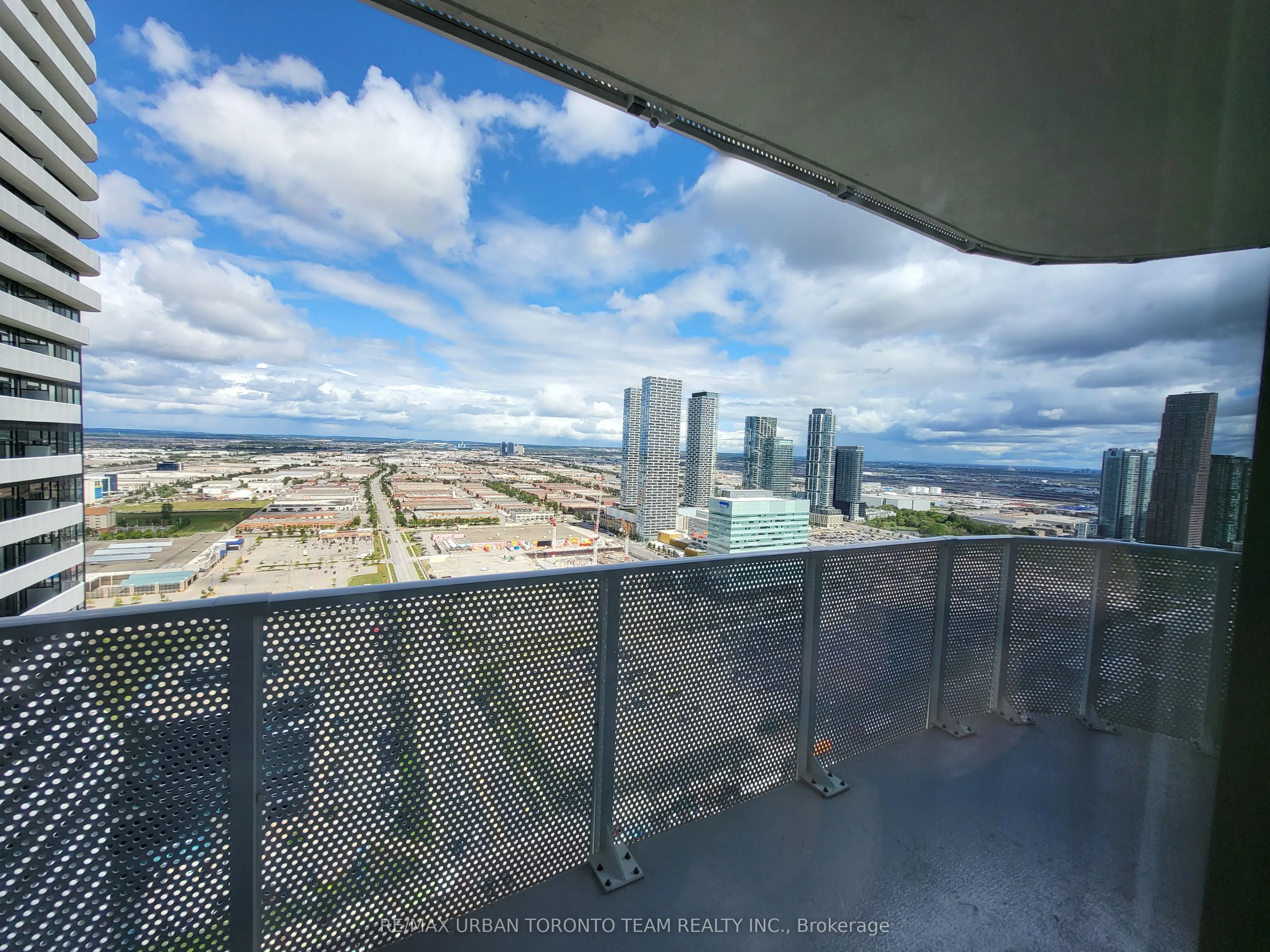 28 Interchange Way, #3905