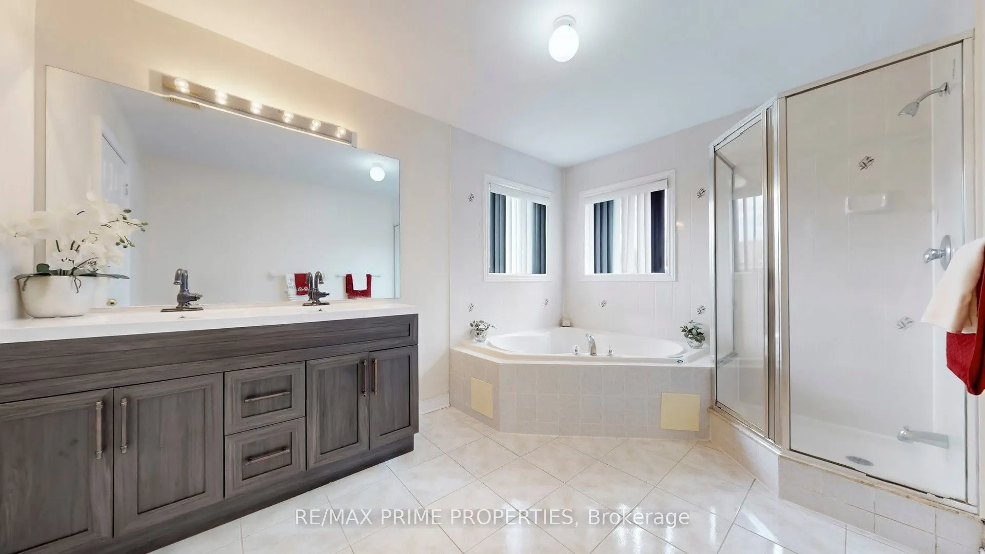 49 Rembrandt Drive