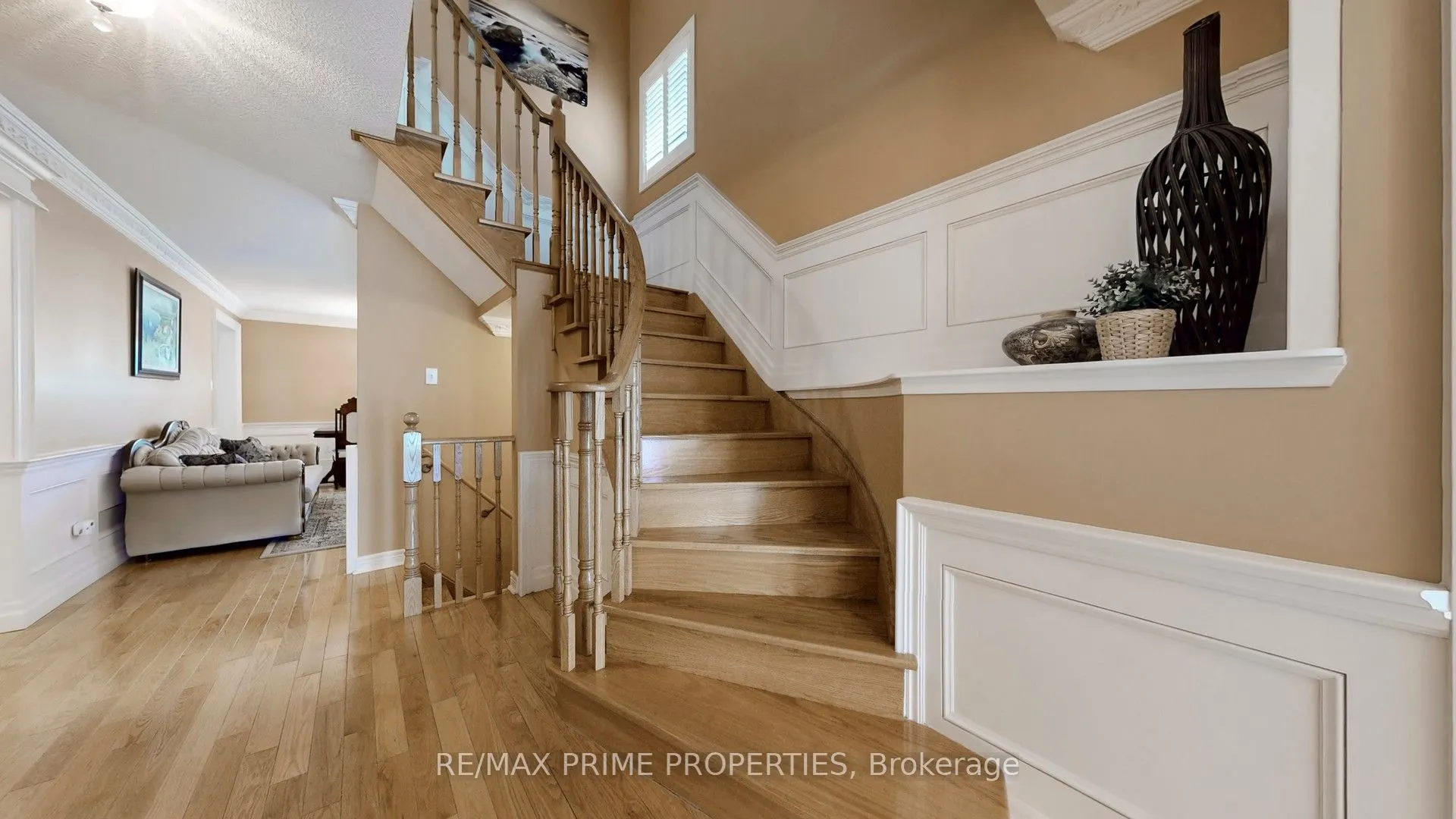 49 Rembrandt Drive