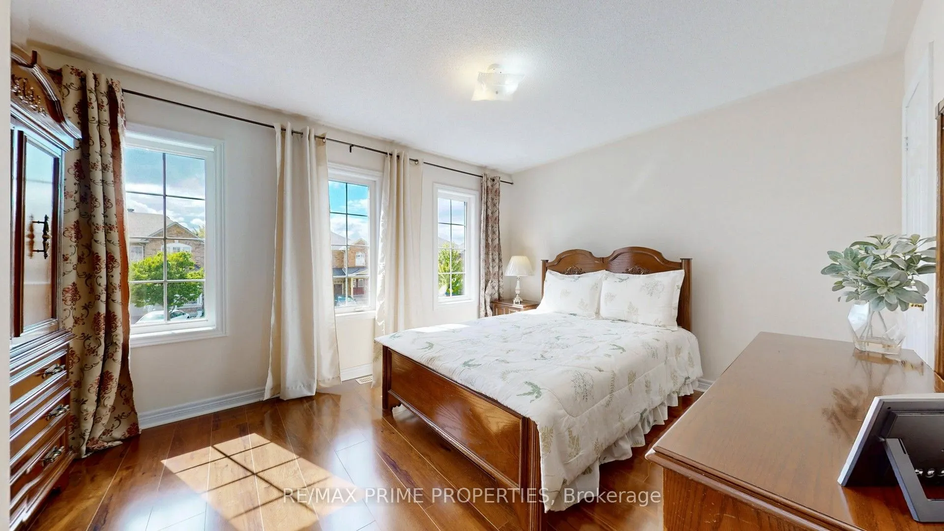 49 Rembrandt Drive