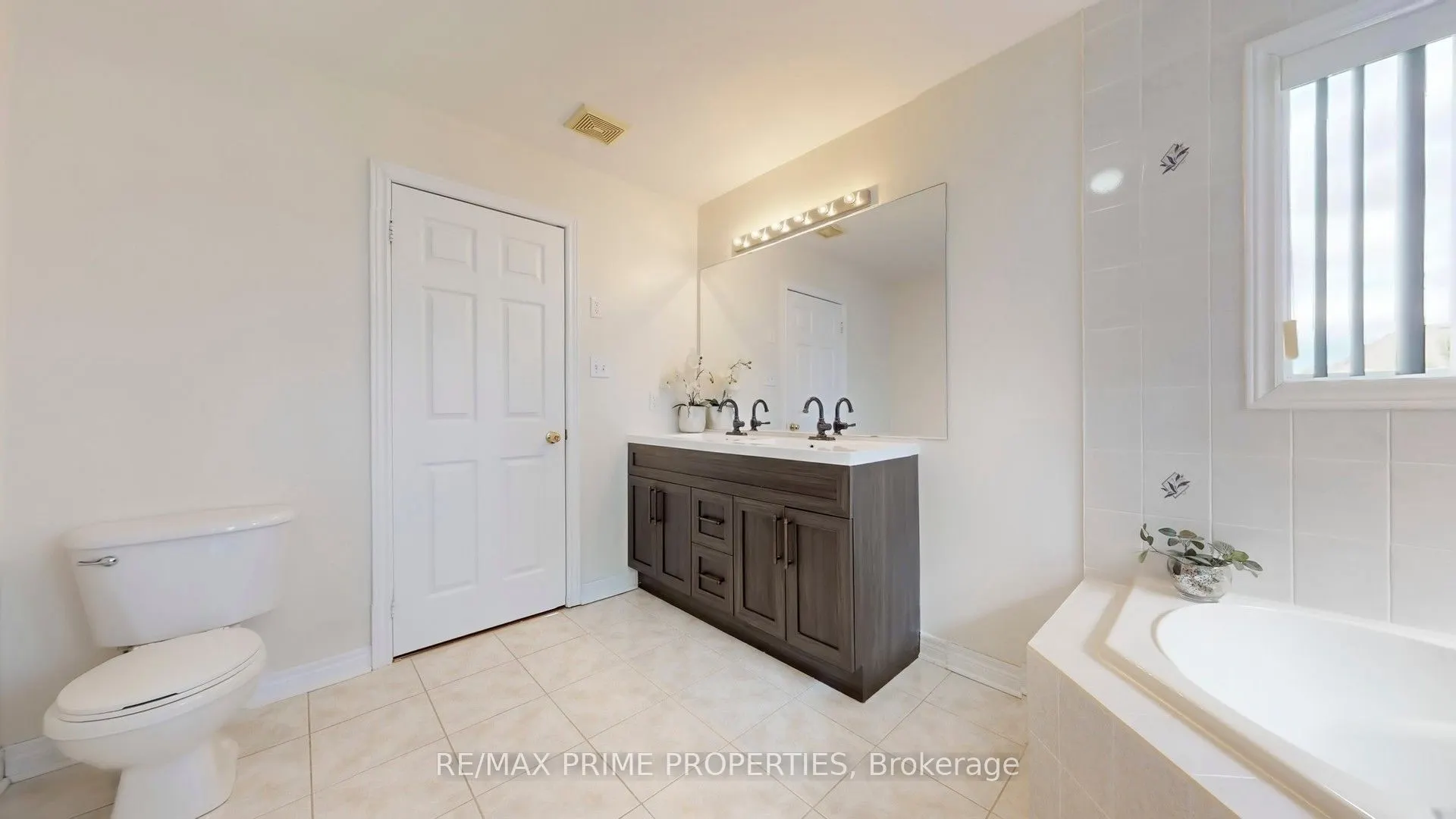 49 Rembrandt Drive