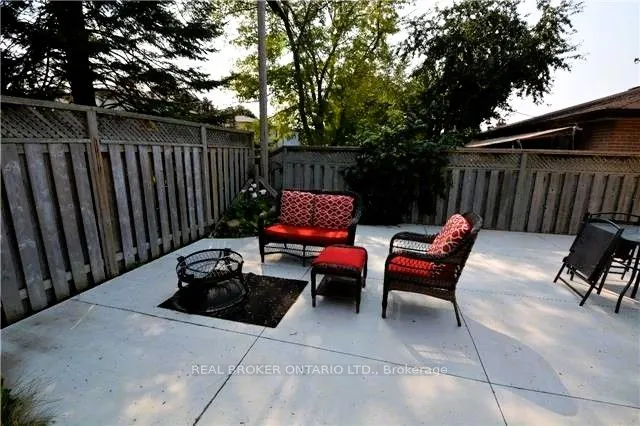 710 Sunnypoint Drive, #Main Fl