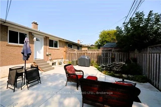 710 Sunnypoint Drive, #Main Fl