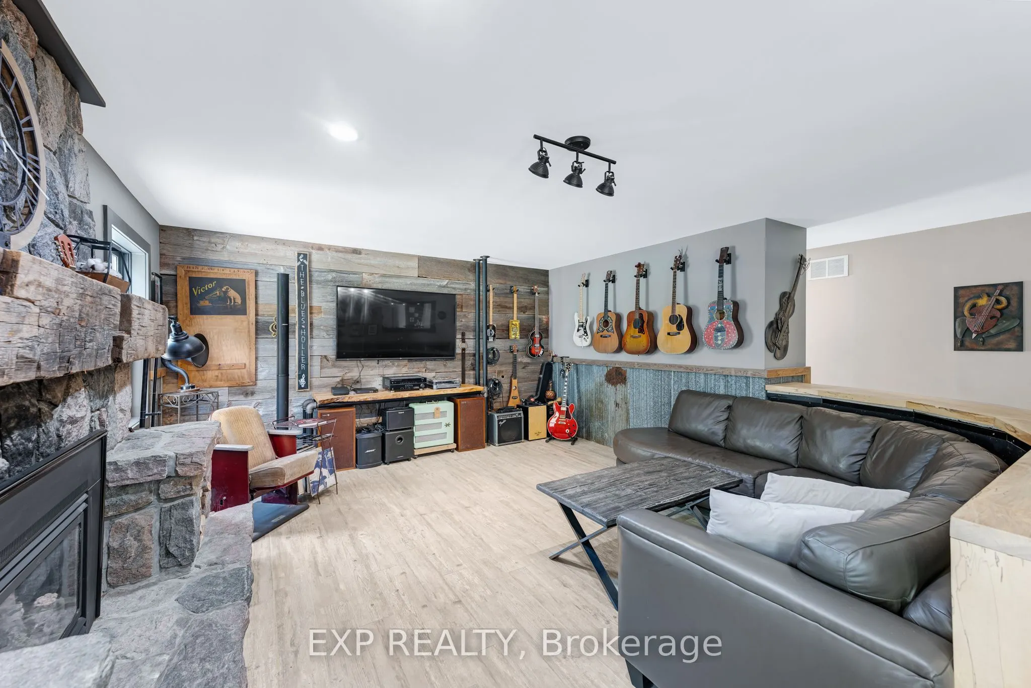 4580 Concession 6 Road