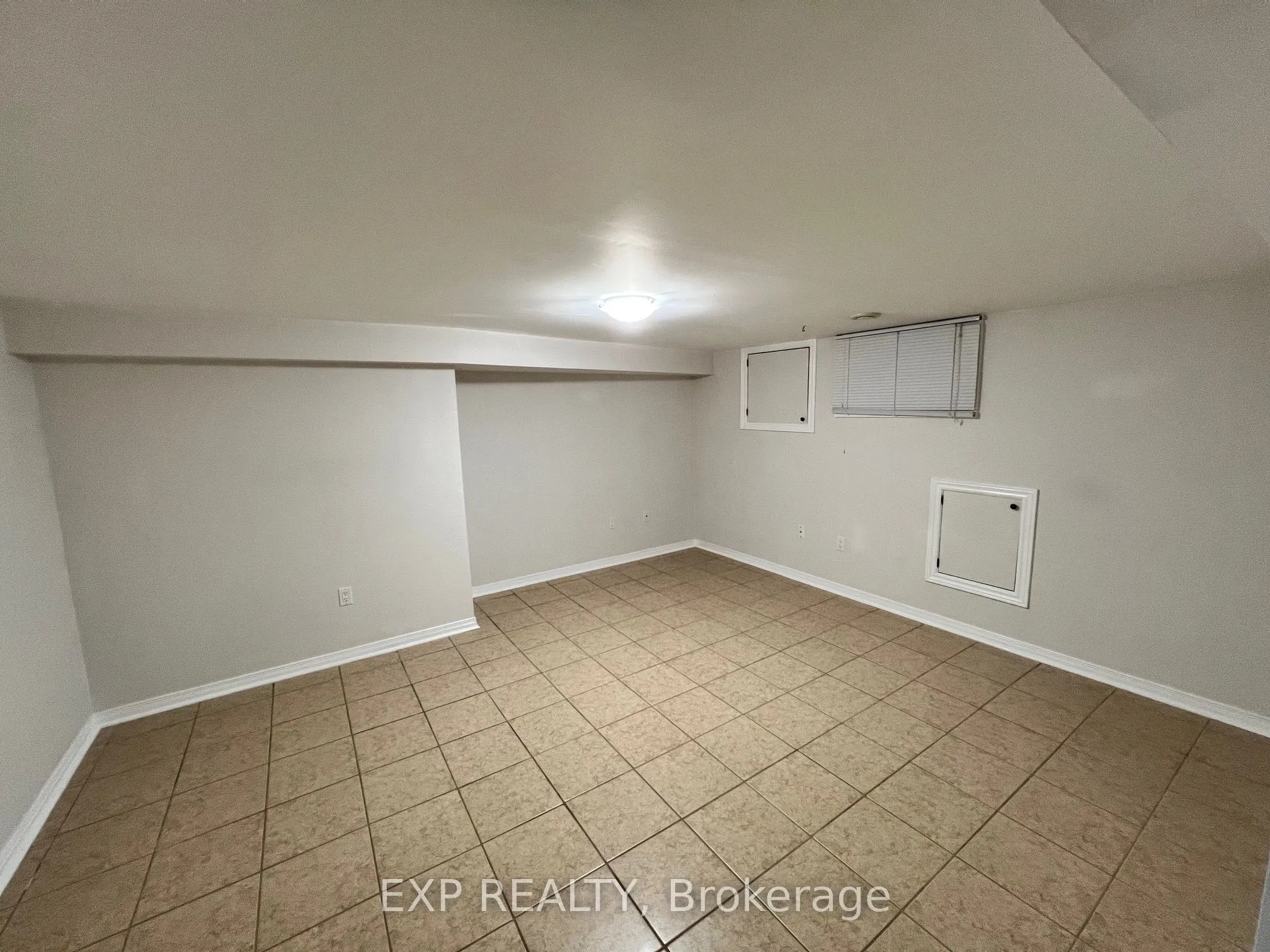 205 Simcoe Road, #Lower