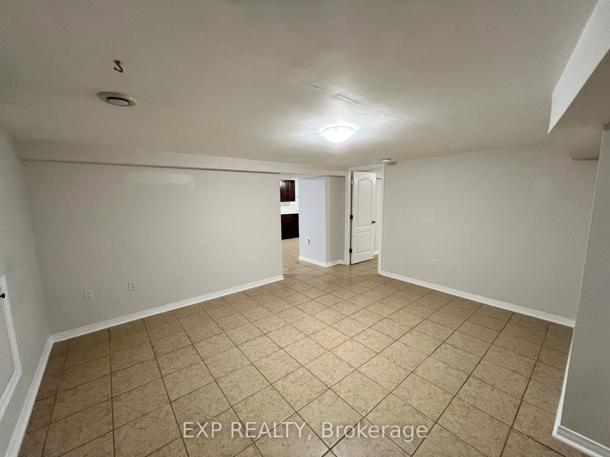 205 Simcoe Road, #Lower