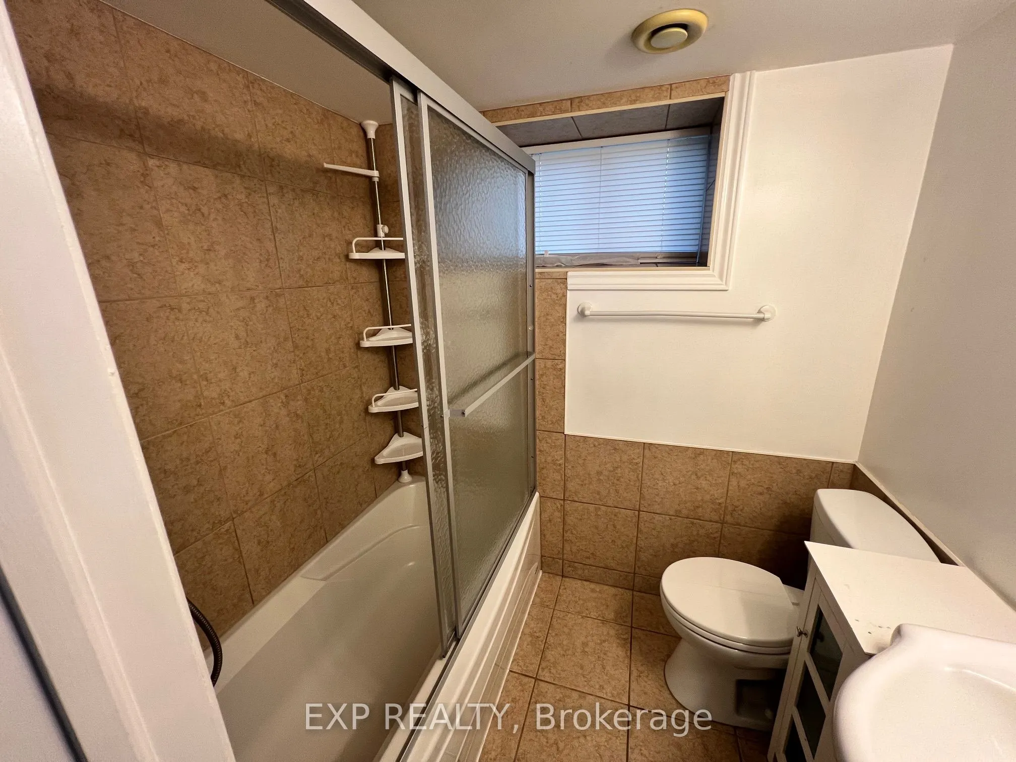 205 Simcoe Road, #Lower