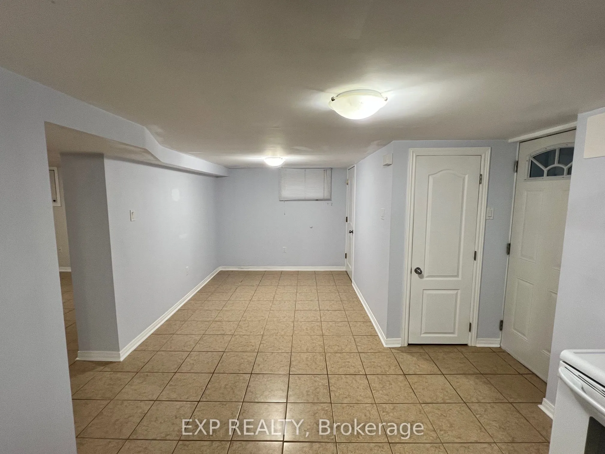 205 Simcoe Road, #Lower