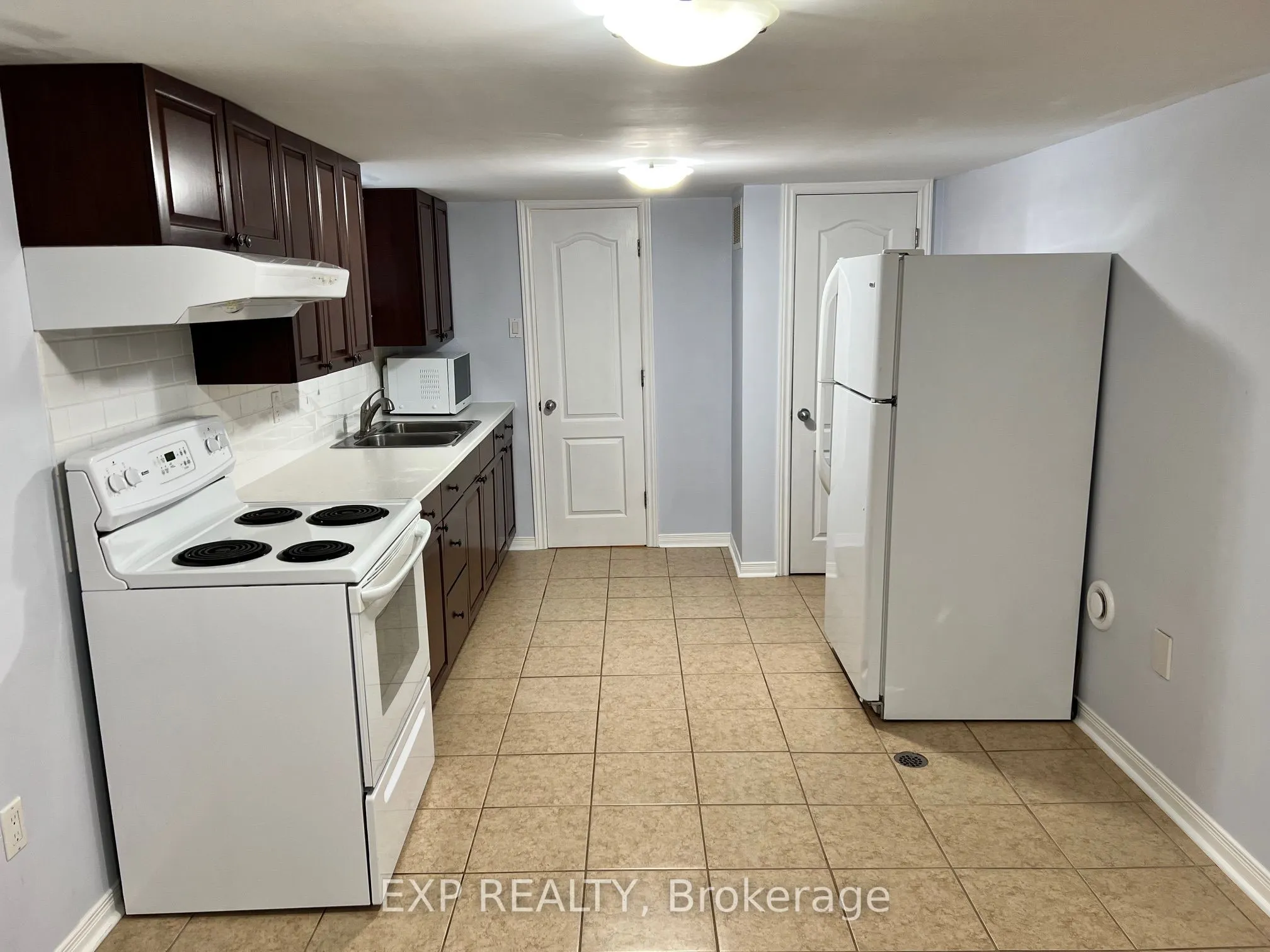 205 Simcoe Road, #Lower