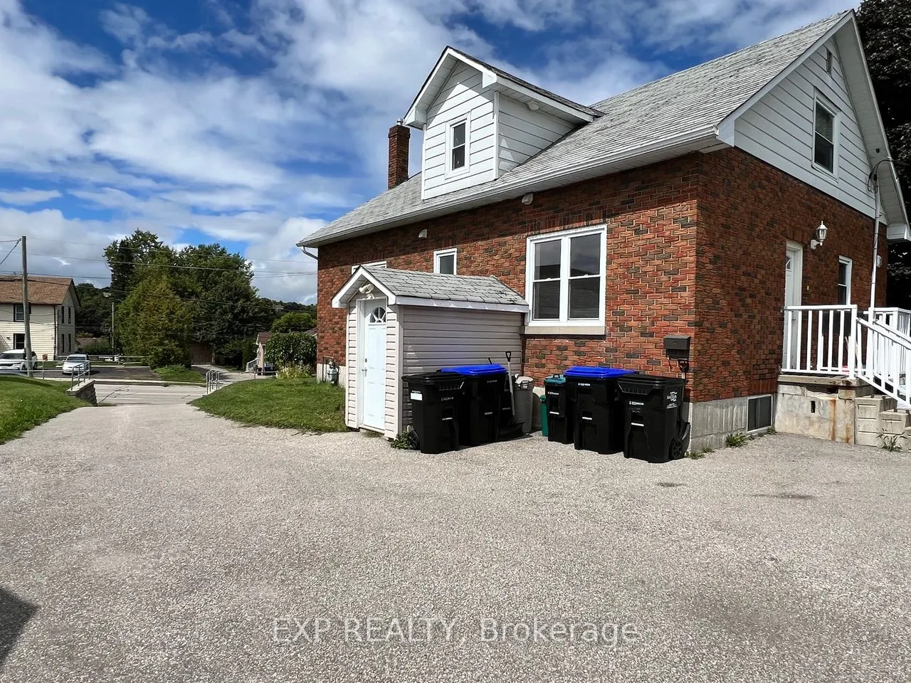 205 Simcoe Road, #Lower
