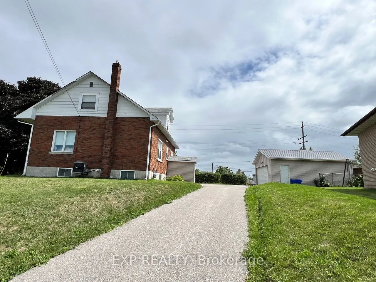 205 Simcoe Road, #Lower