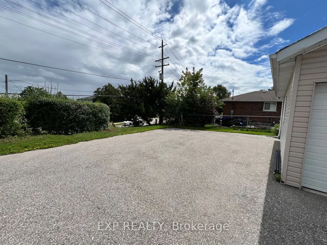 205 Simcoe Road, #Lower
