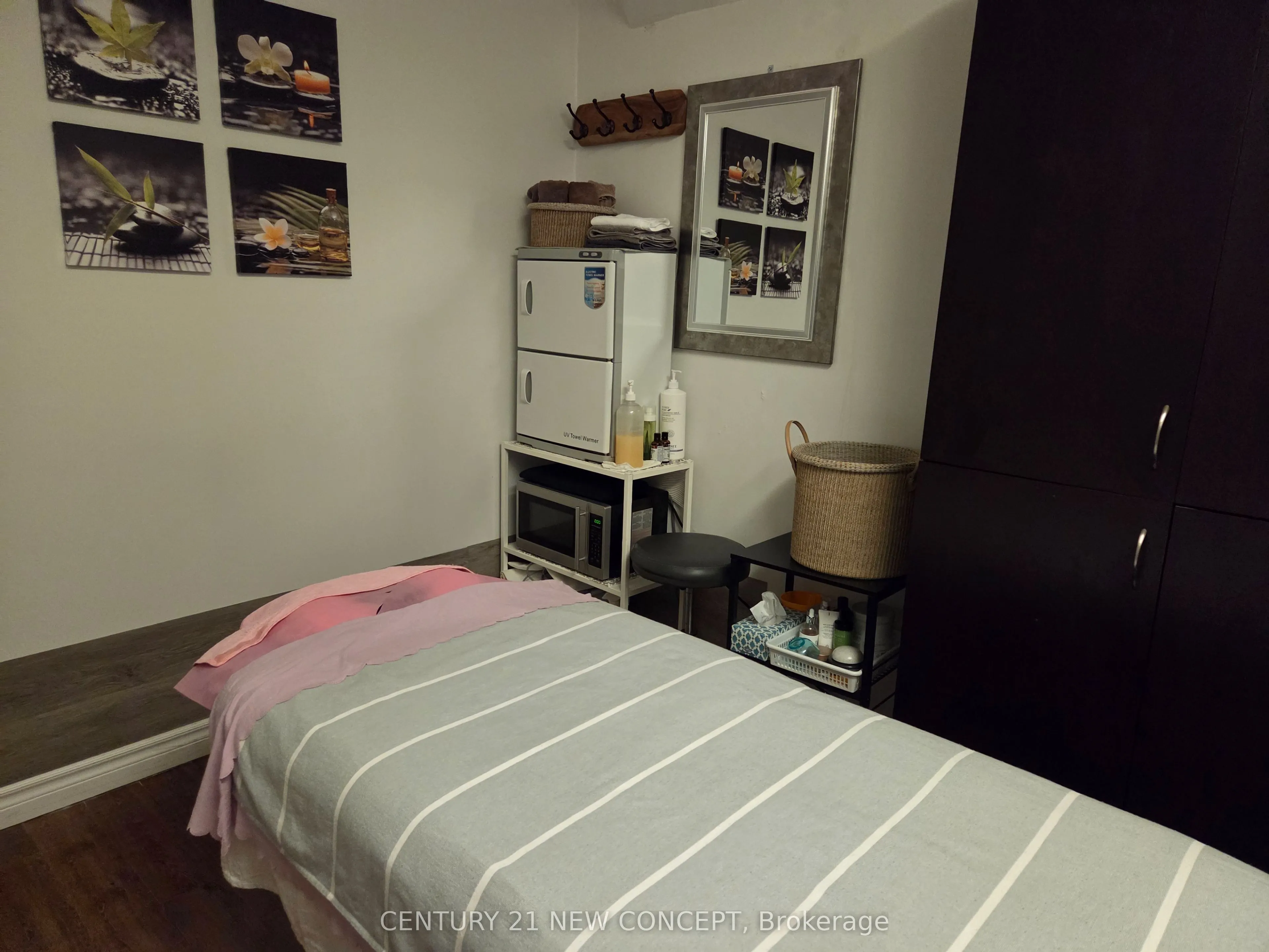 7378 Yonge Street, #8B
