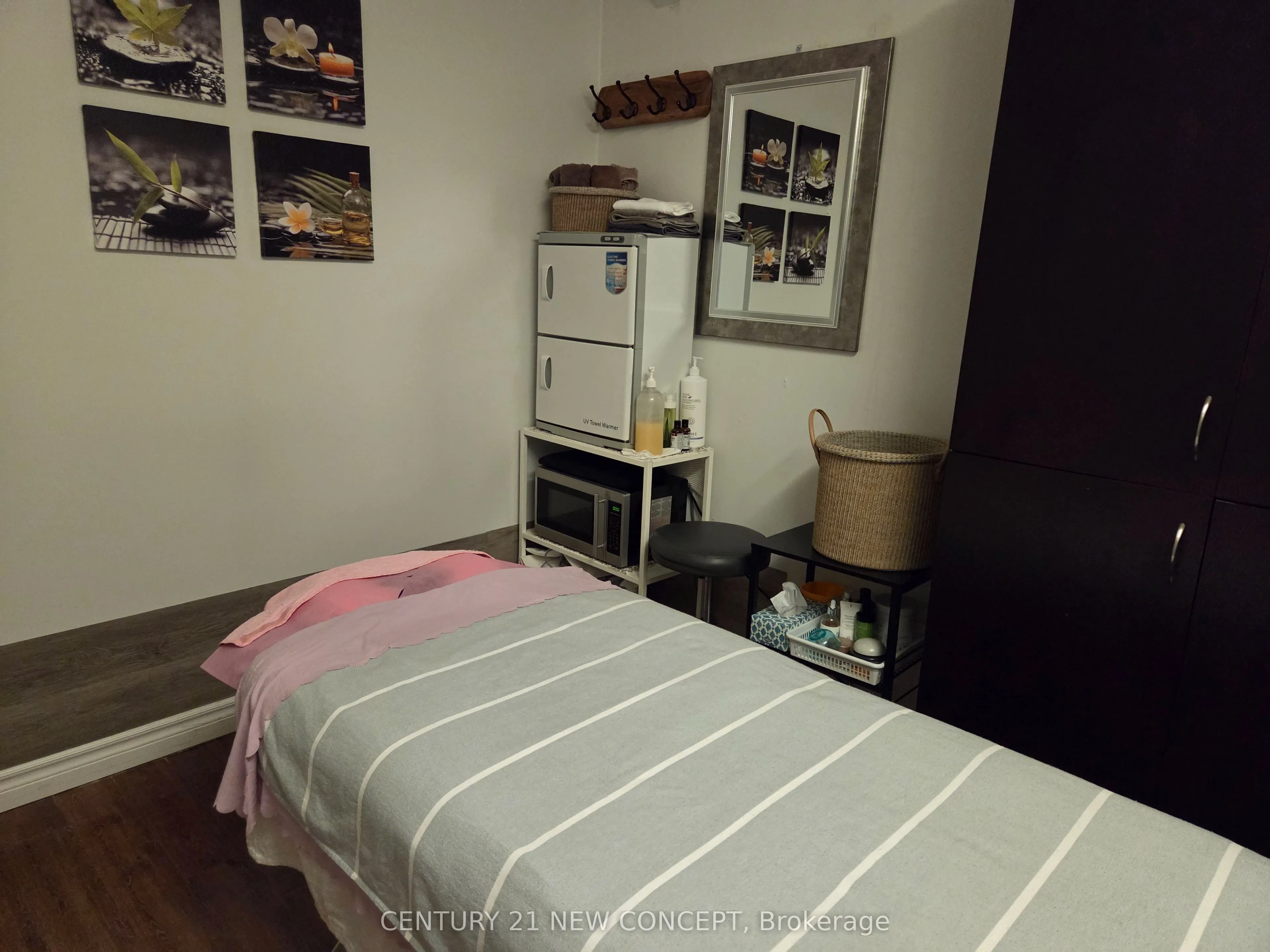 7378 Yonge Street, #8B