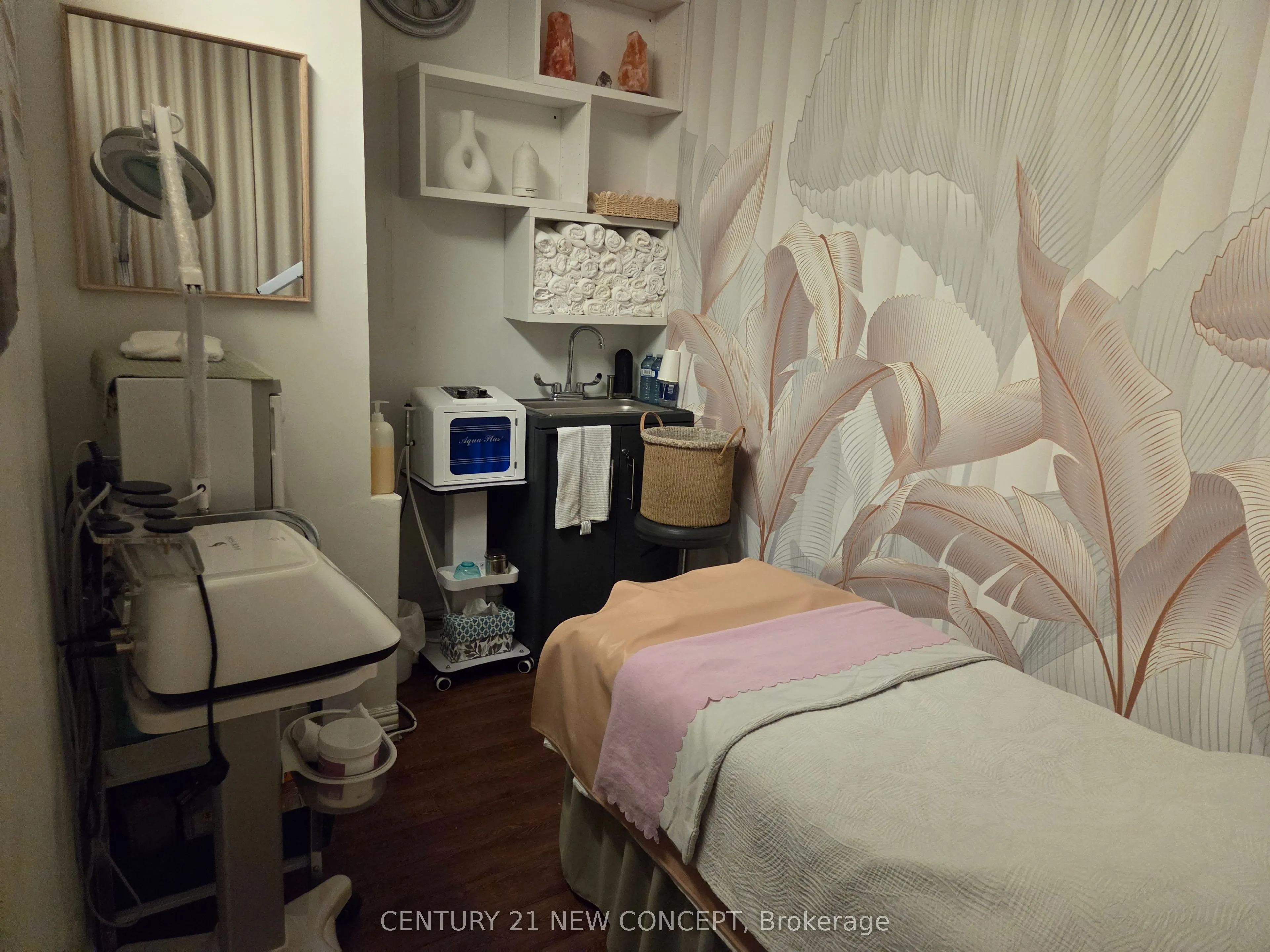 7378 Yonge Street, #8B
