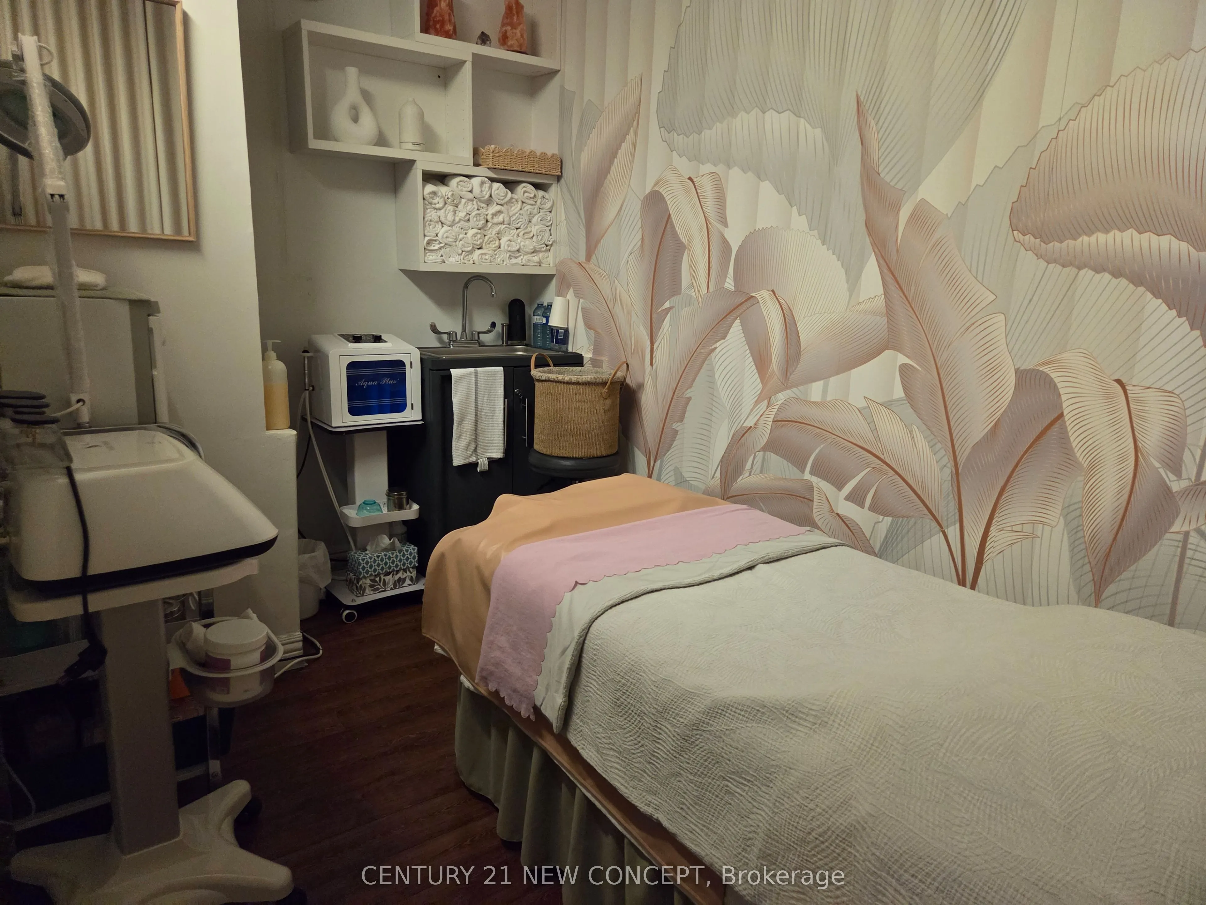 7378 Yonge Street, #8B