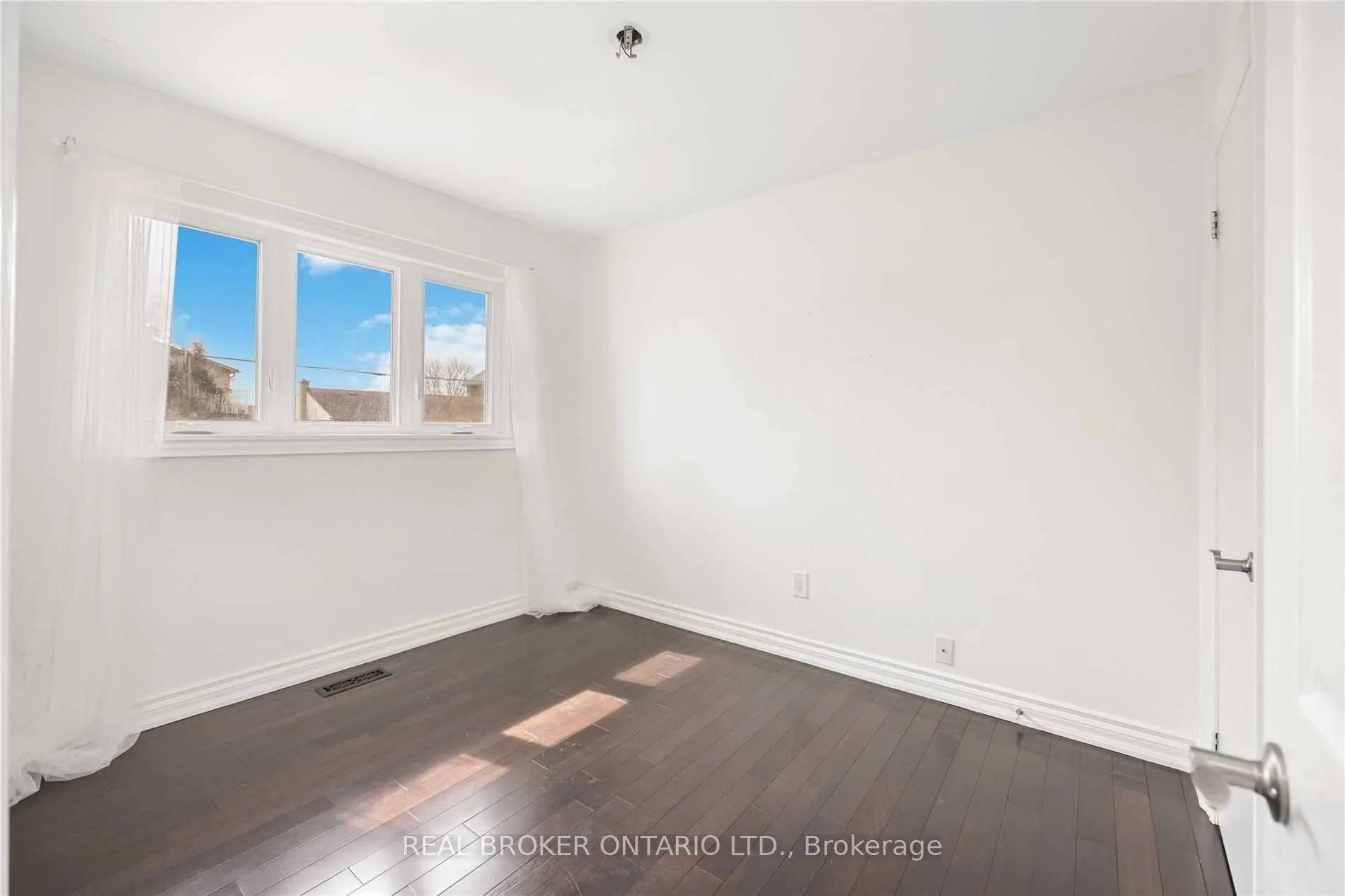 49 Hurricane Avenue, #Main