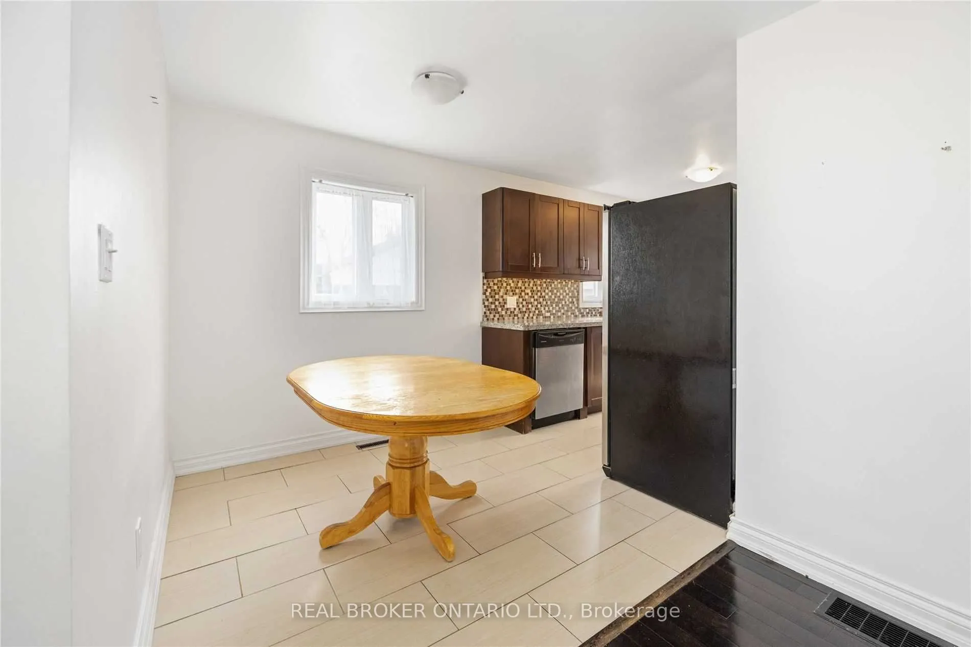 49 Hurricane Avenue, #Main