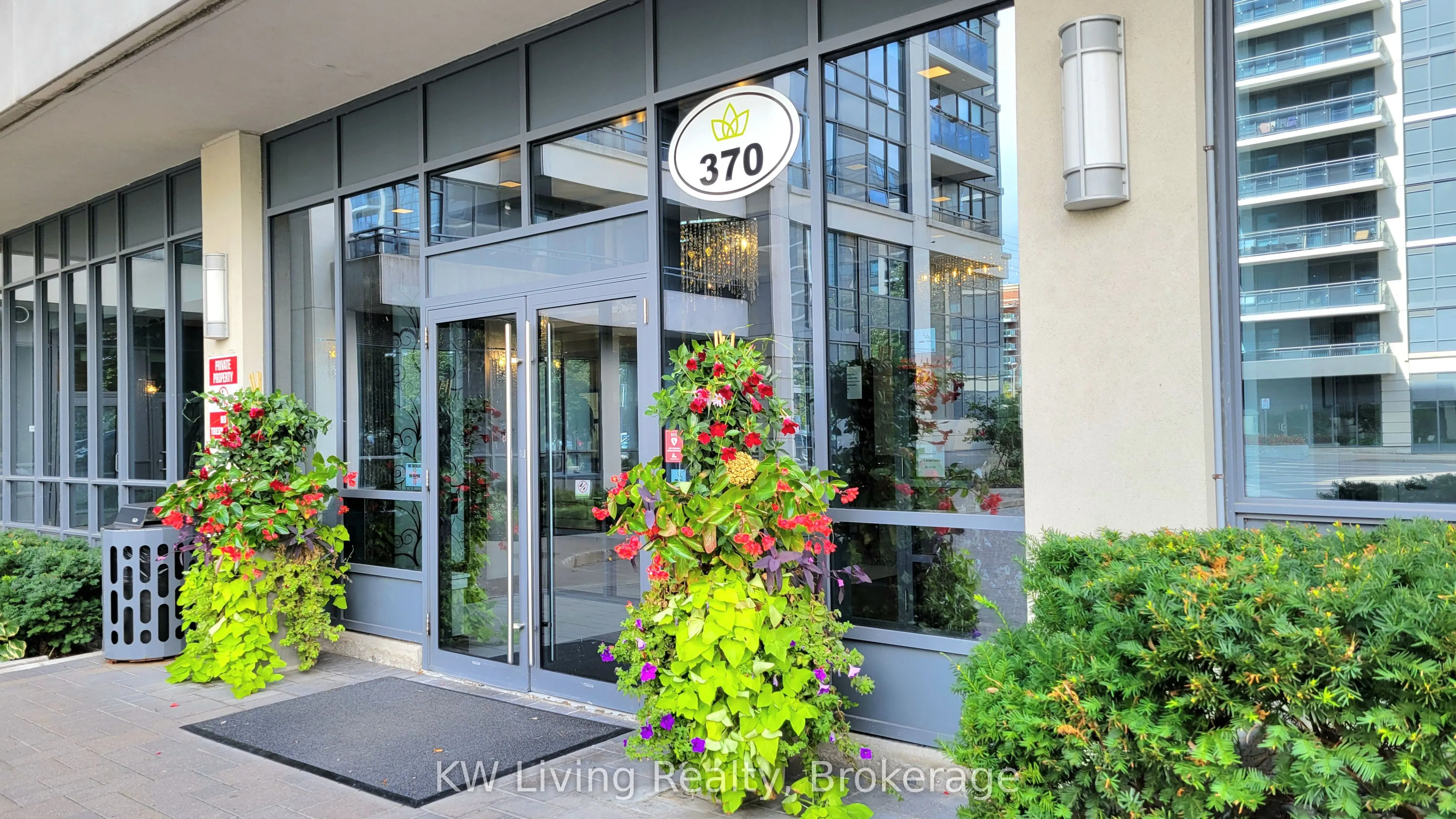 370 Hwy 7 E, #802