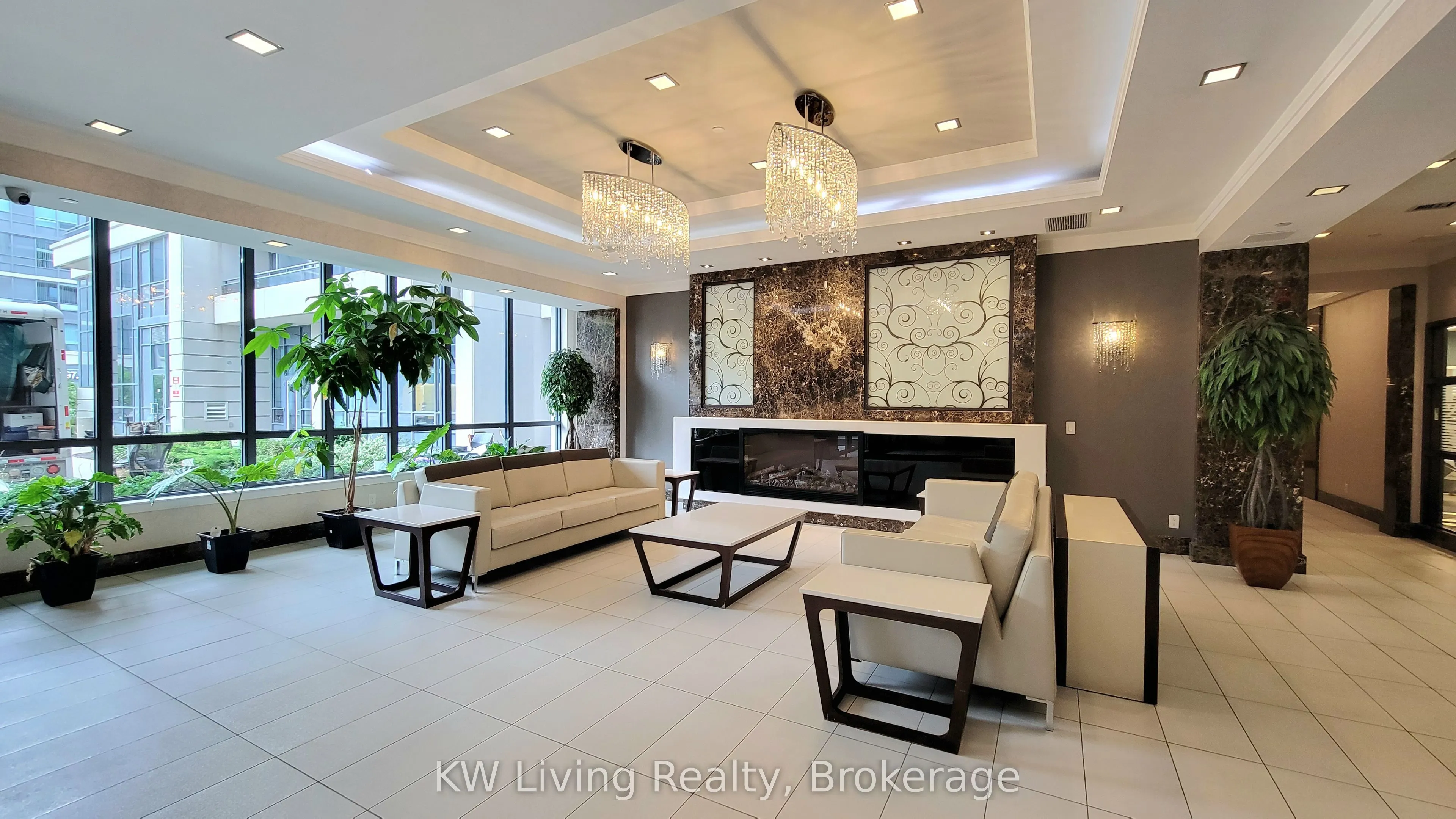 370 Hwy 7 E, #802