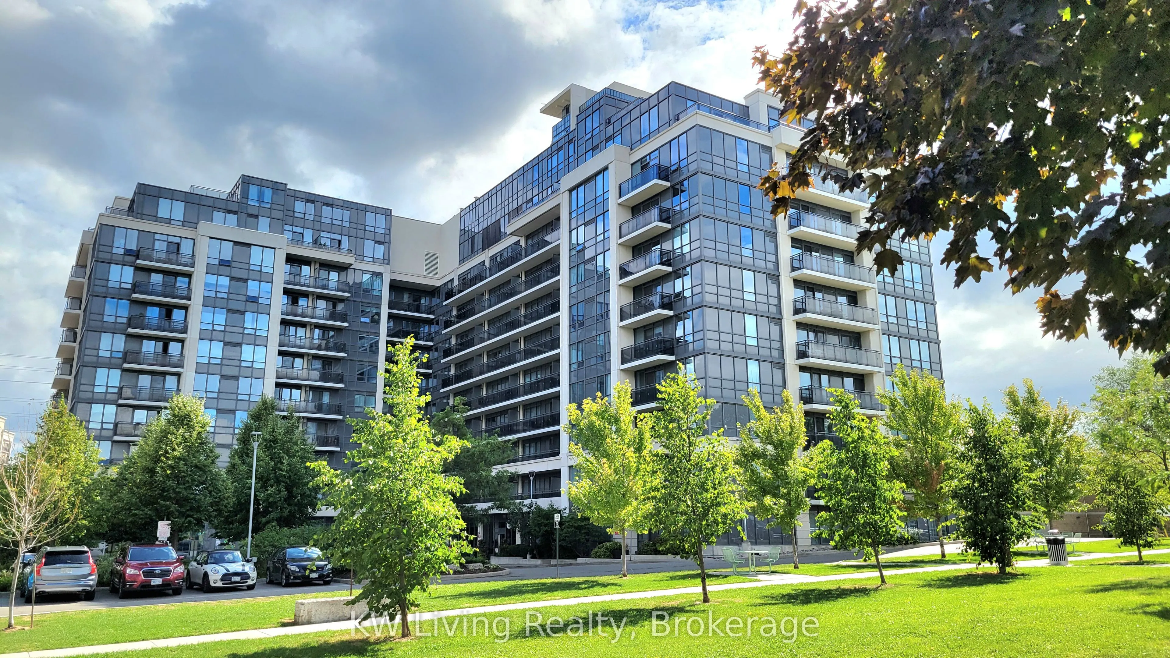 370 Hwy 7 E, #802