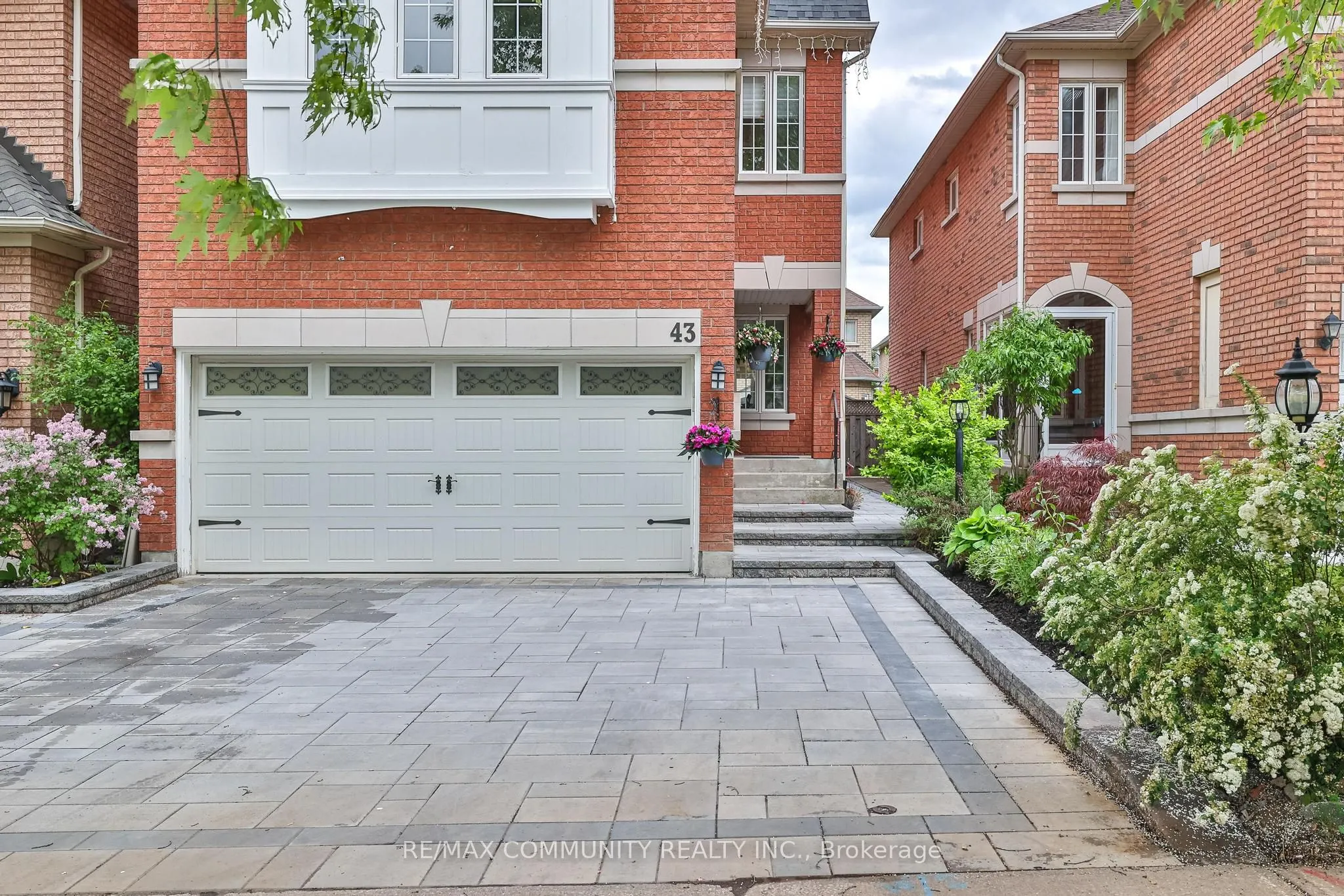 43 Futura Avenue