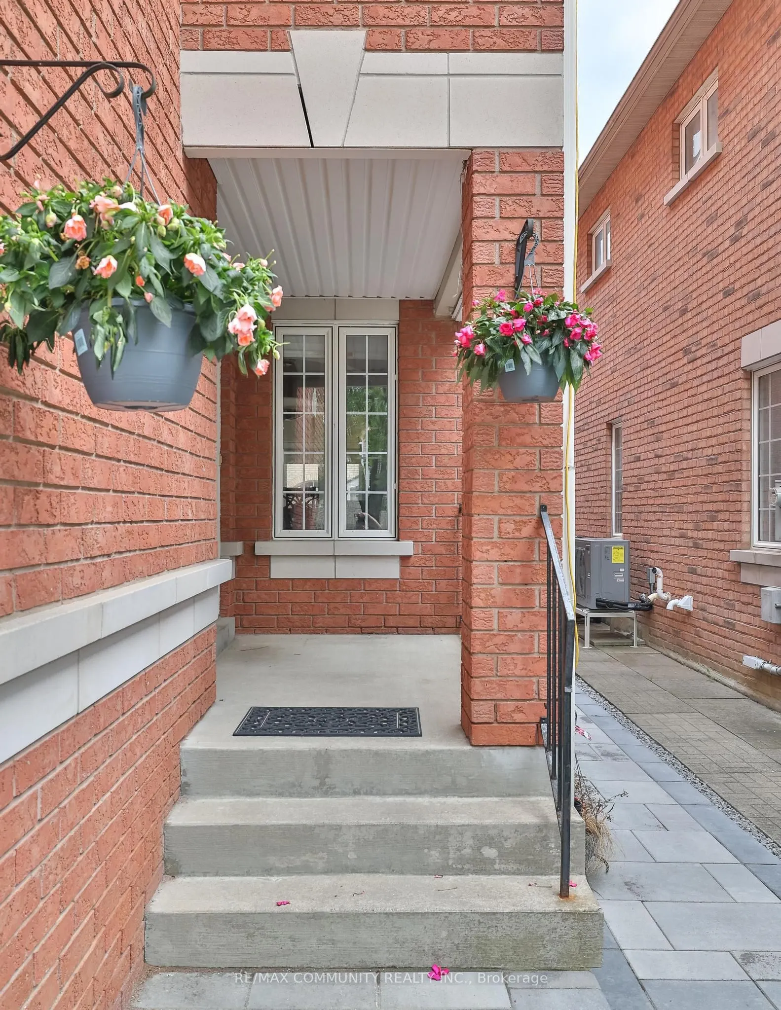 43 Futura Avenue