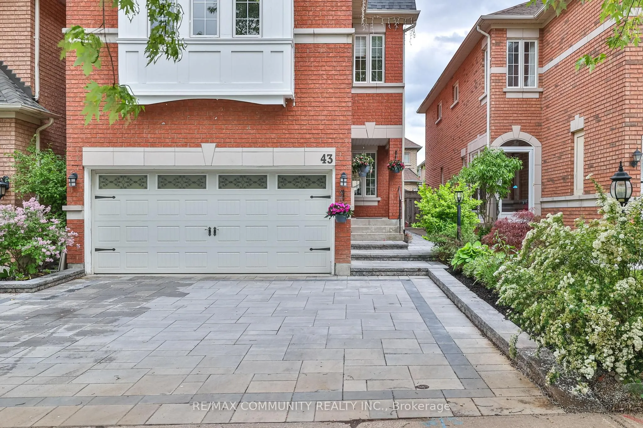 43 Futura Avenue
