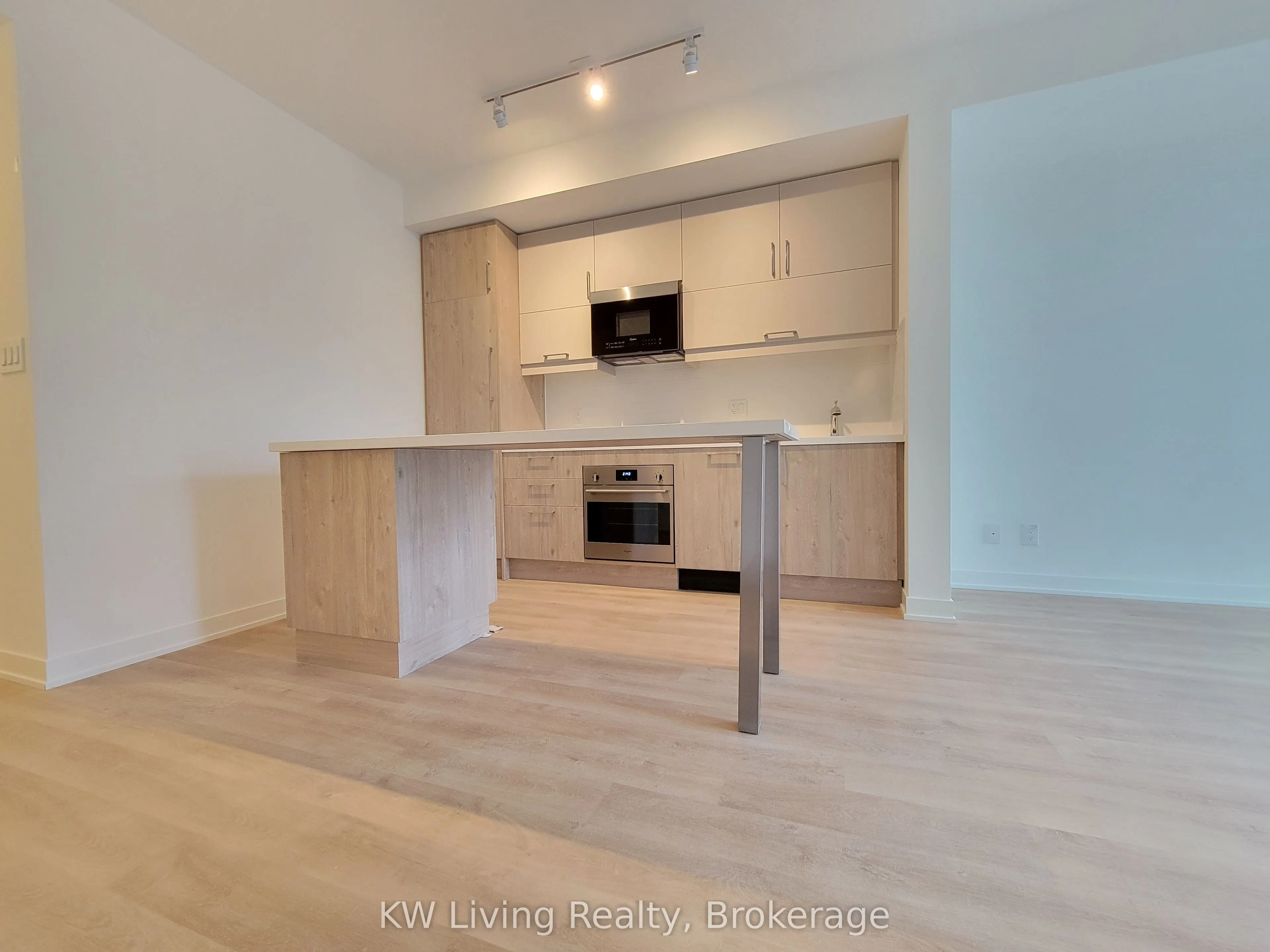 8119 Birchmount Road, #913