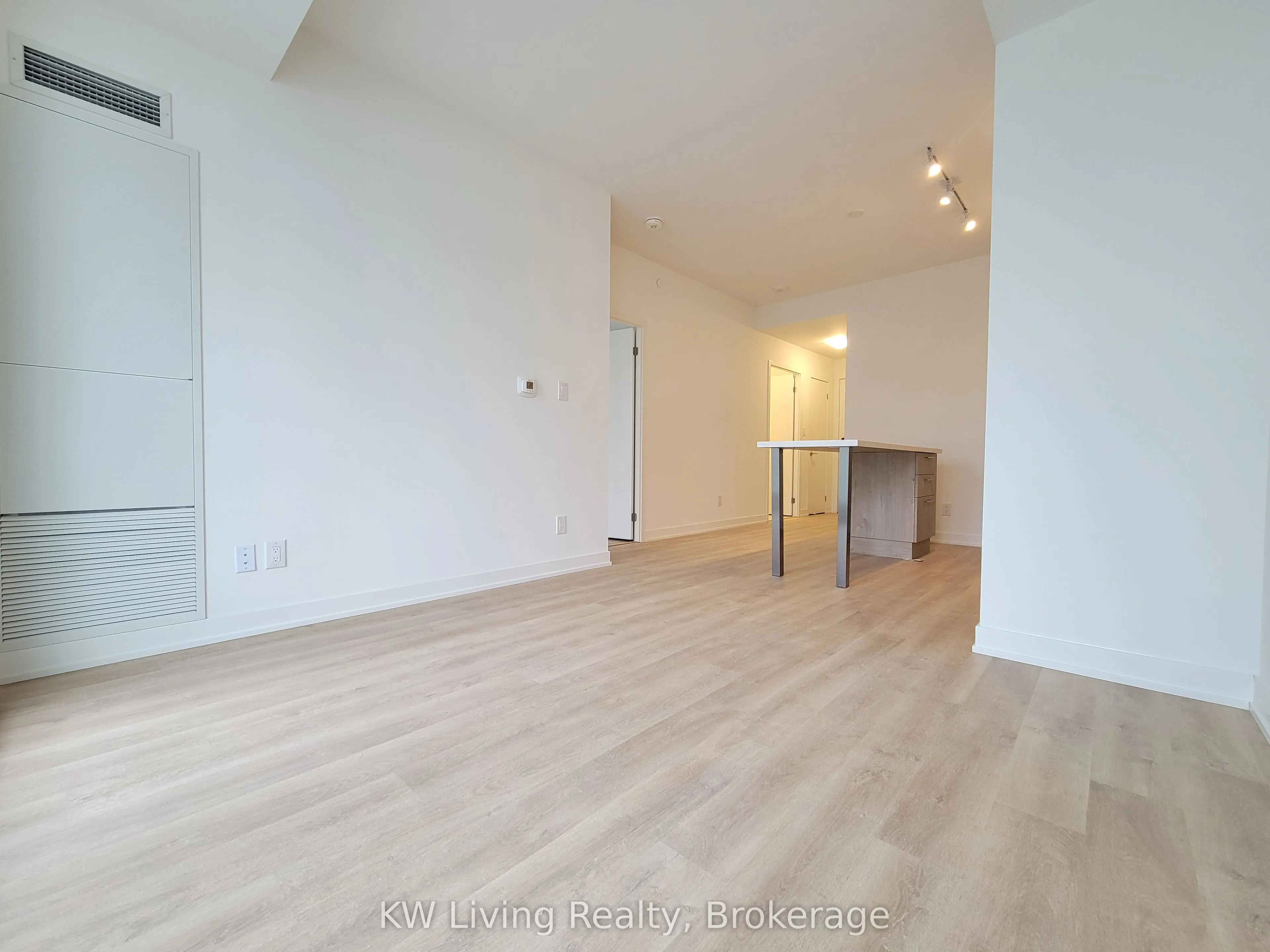 8119 Birchmount Road, #913