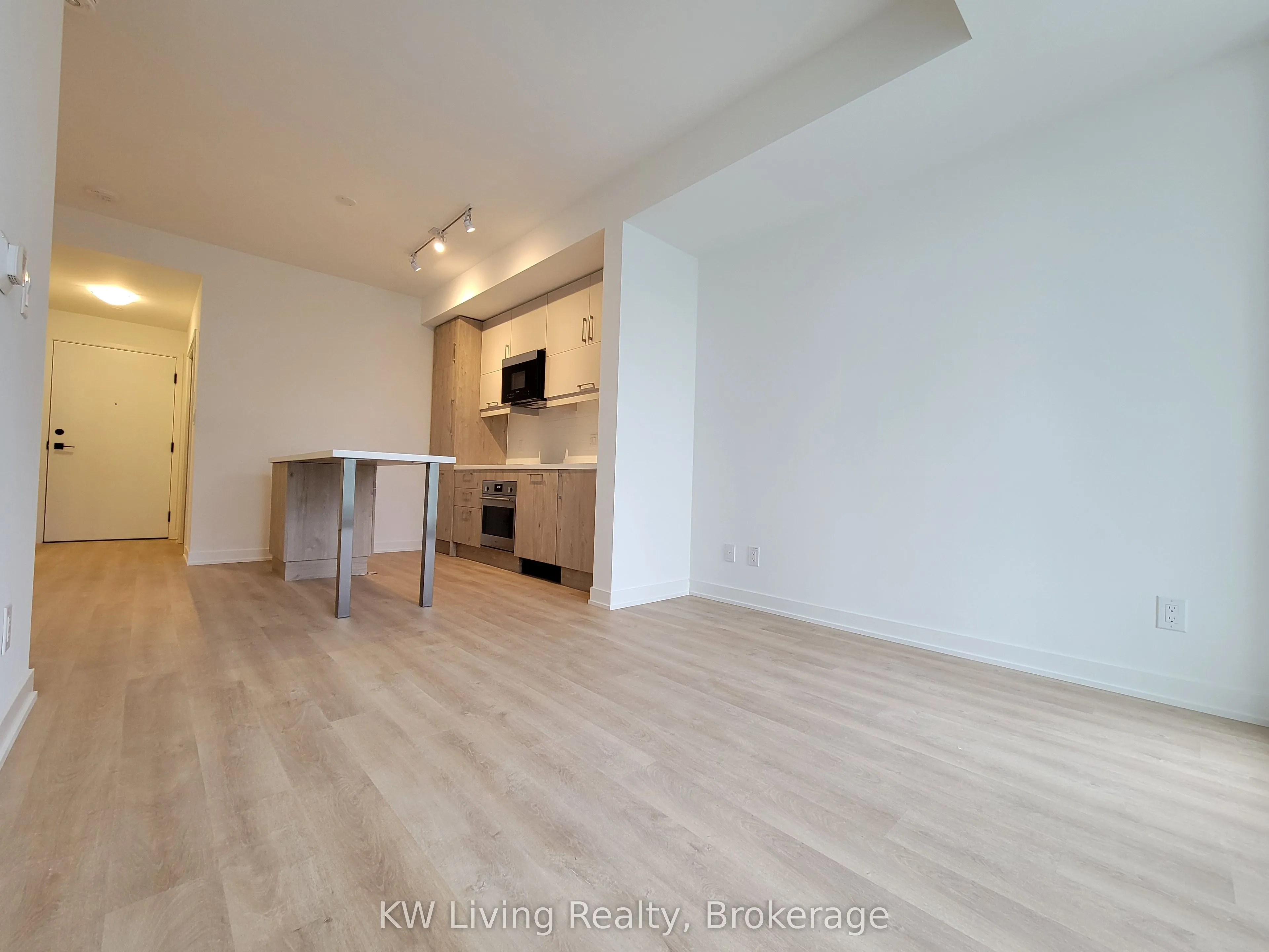 8119 Birchmount Road, #913