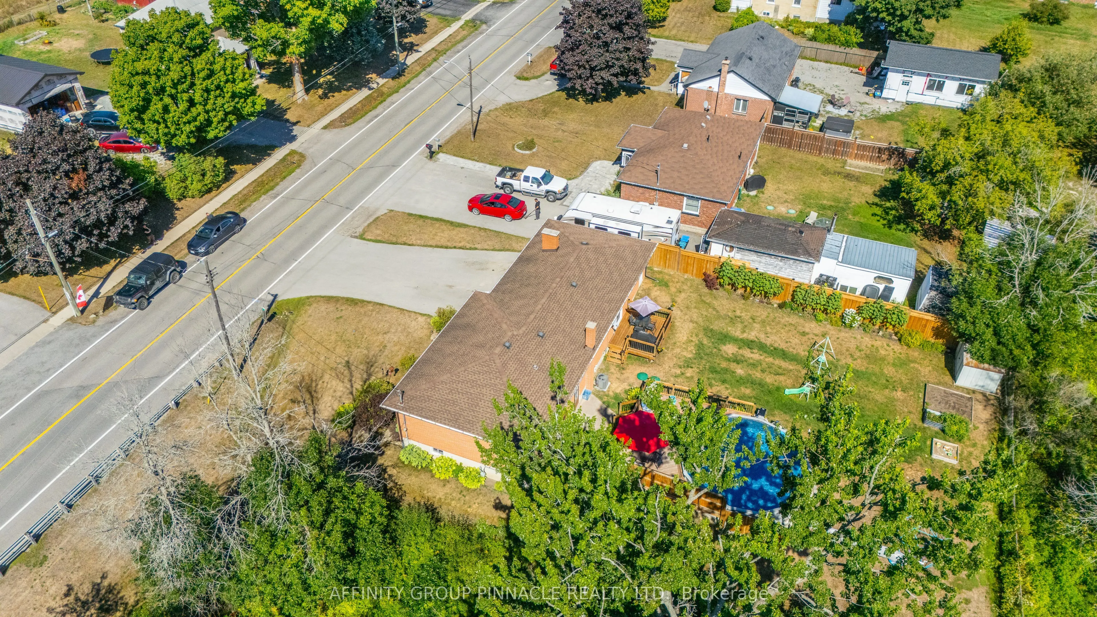 227 Cameron Street E