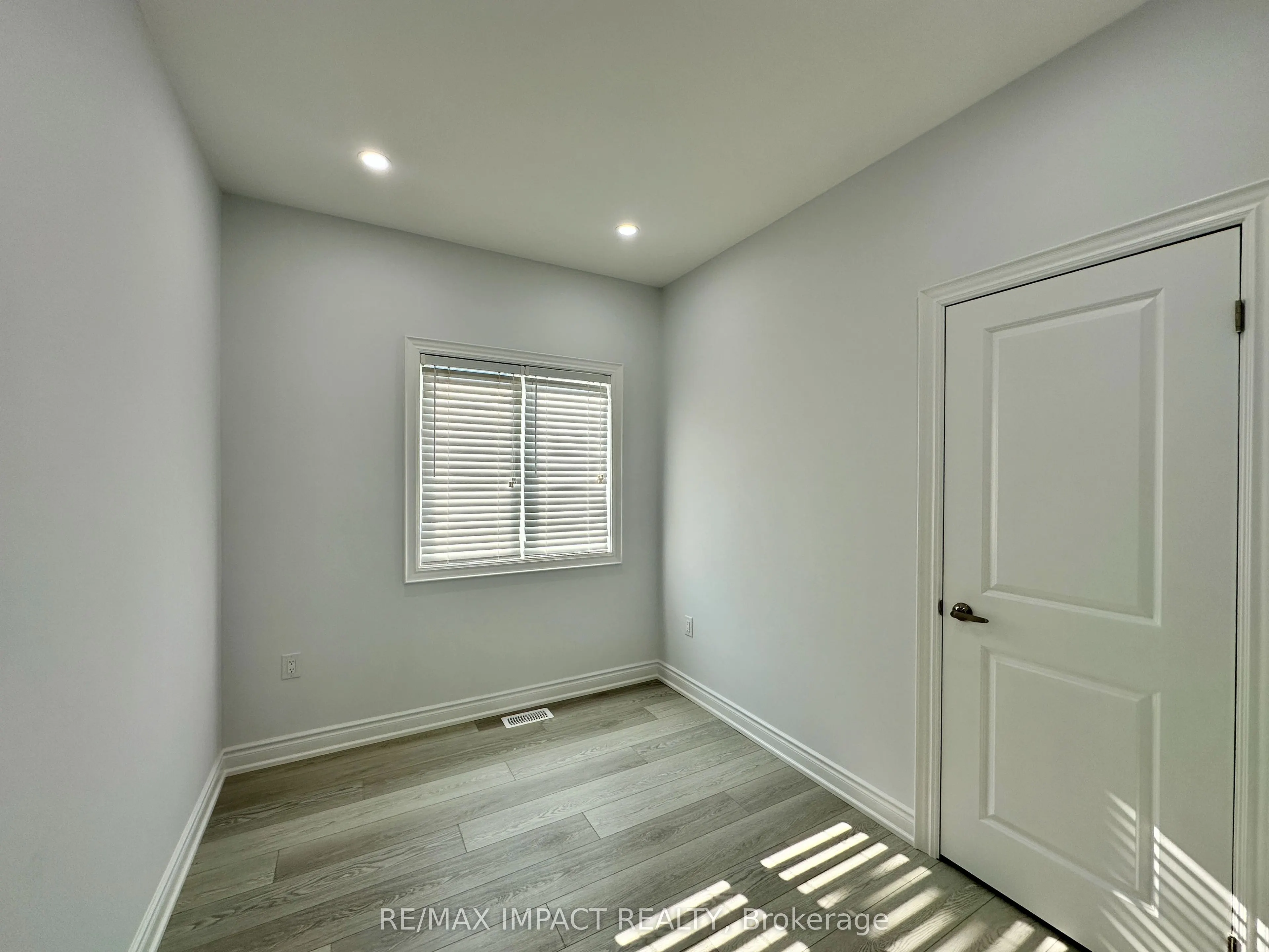 32 Toulouse Court, #Coach