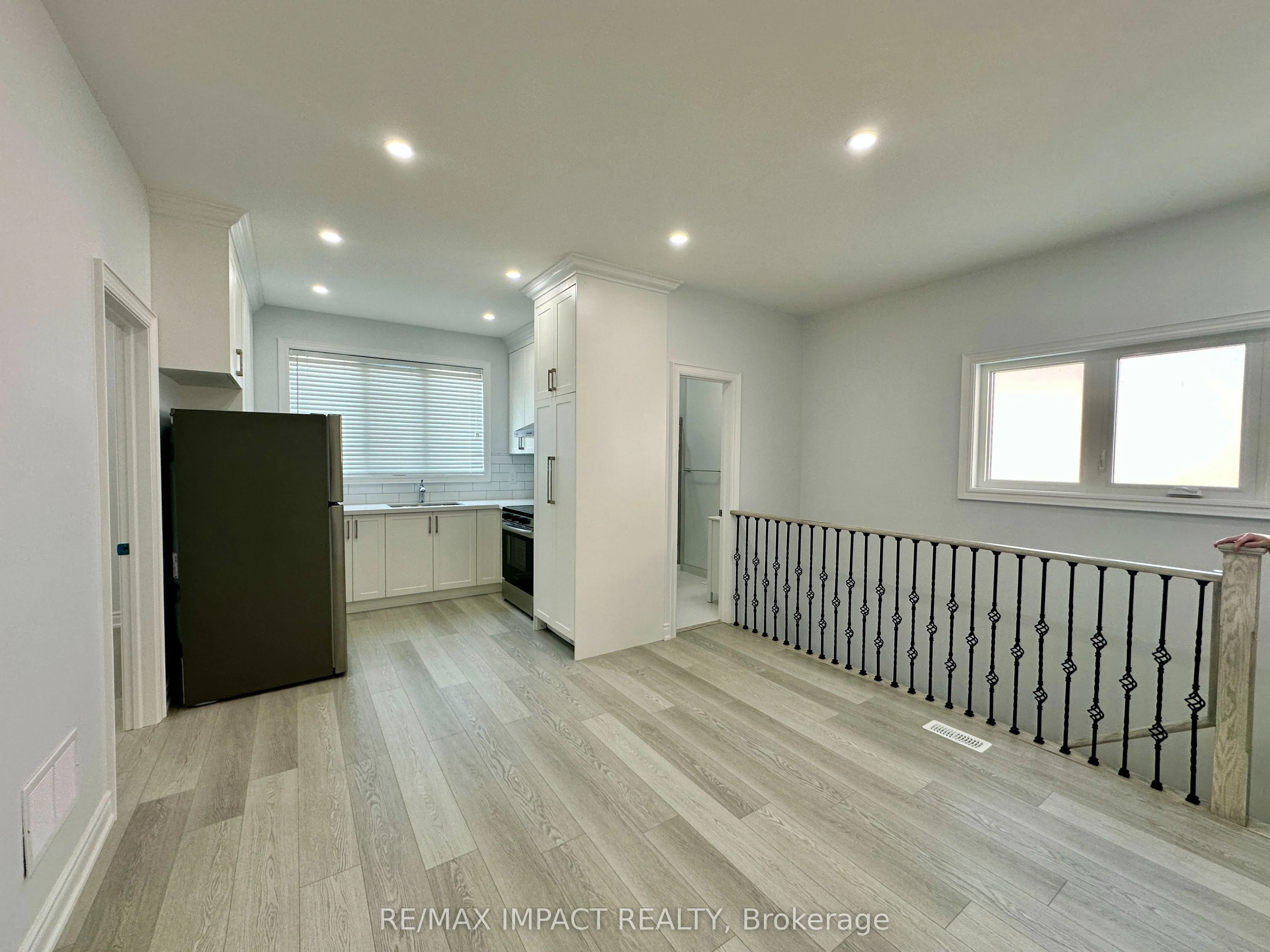 32 Toulouse Court, #Coach