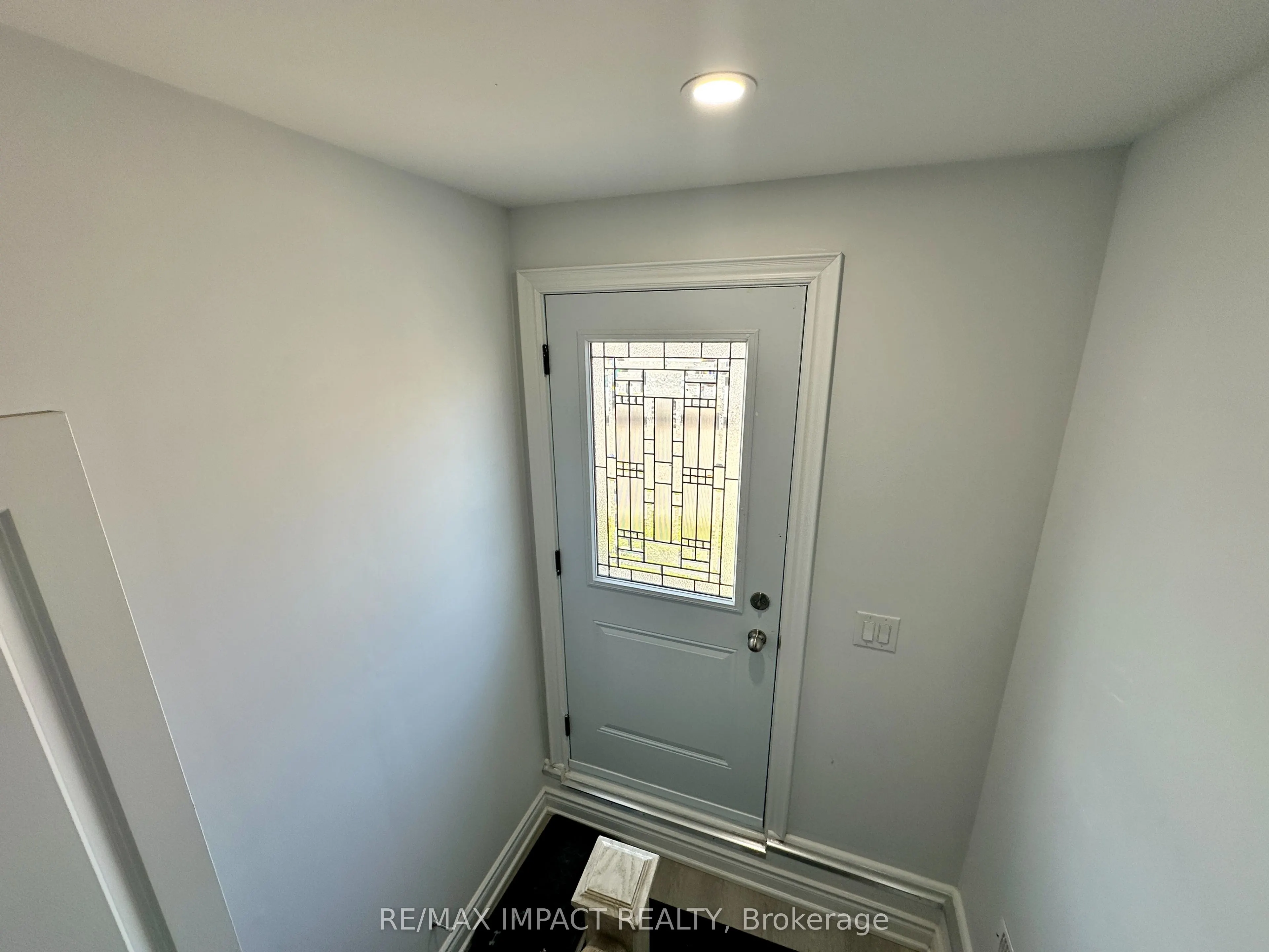 32 Toulouse Court, #Coach