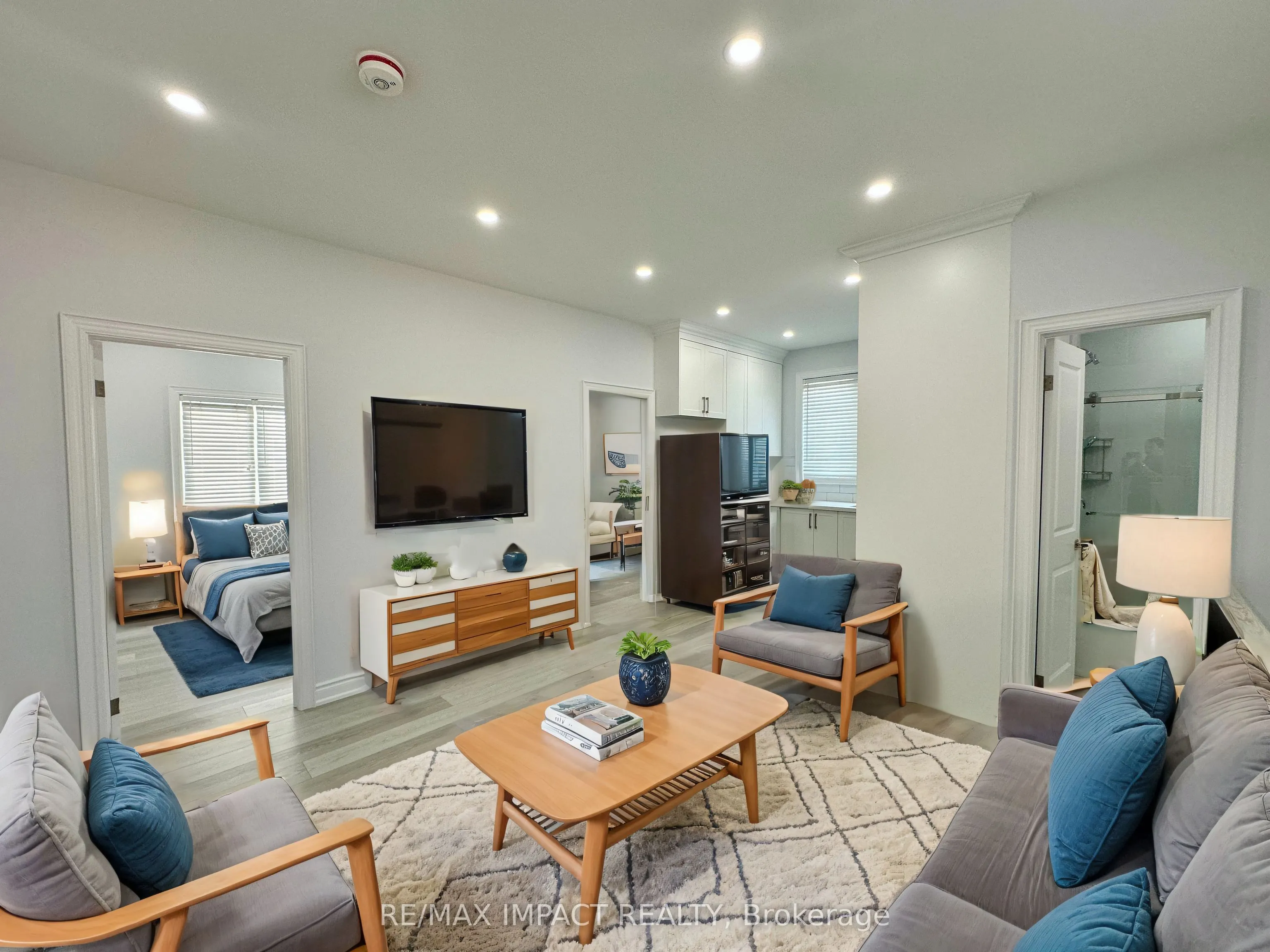 32 Toulouse Court, #Coach