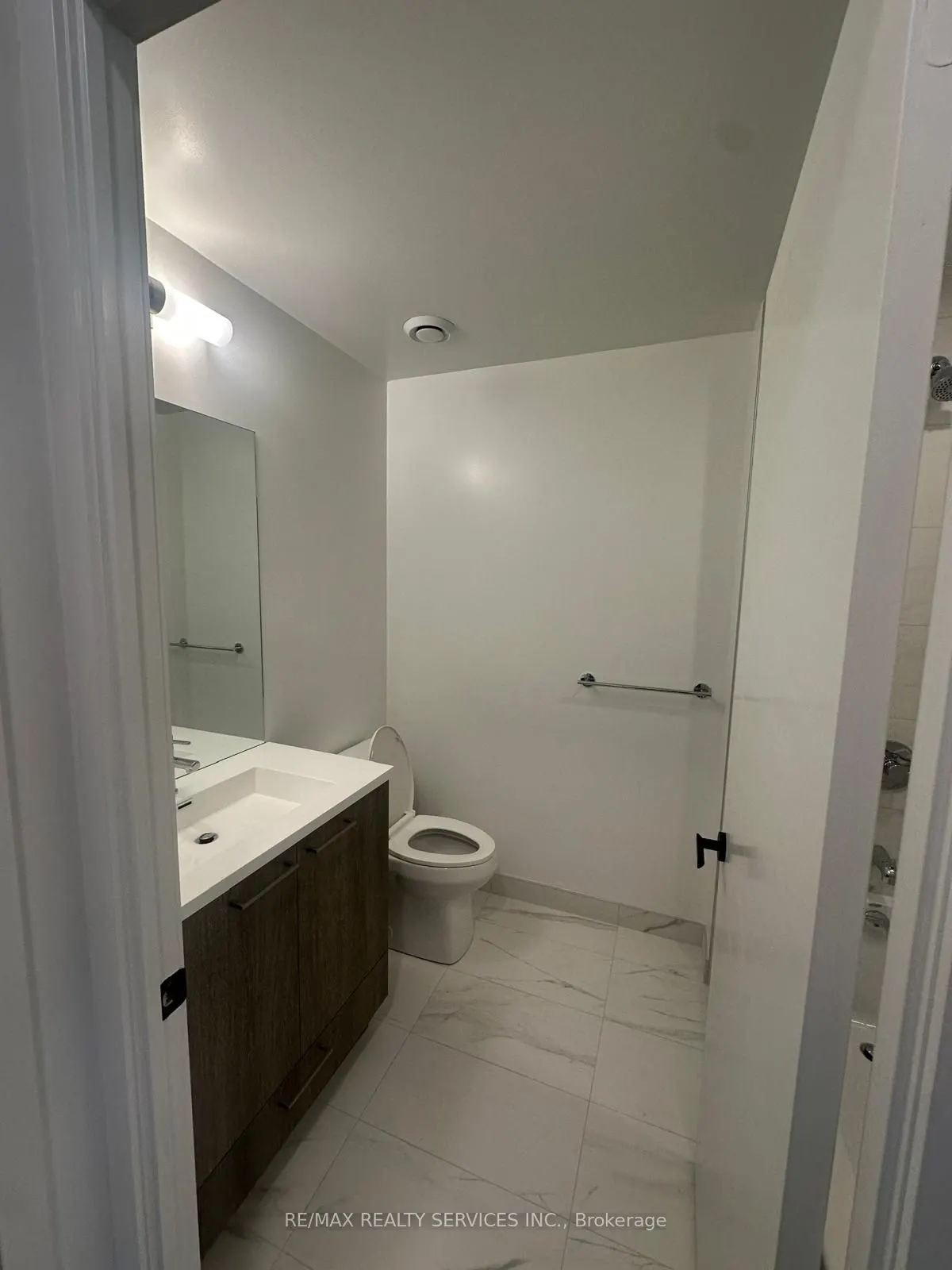 225 Commerce Street, #4911