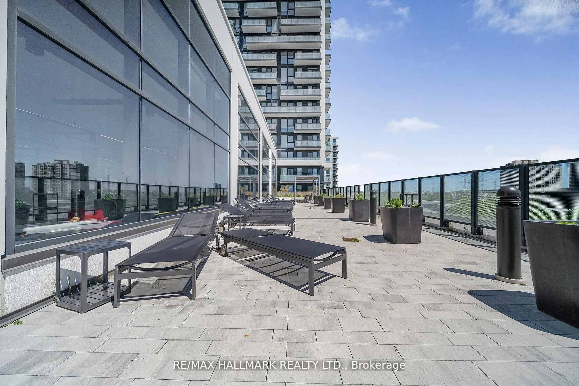 105 Oneida Crescent, #2708