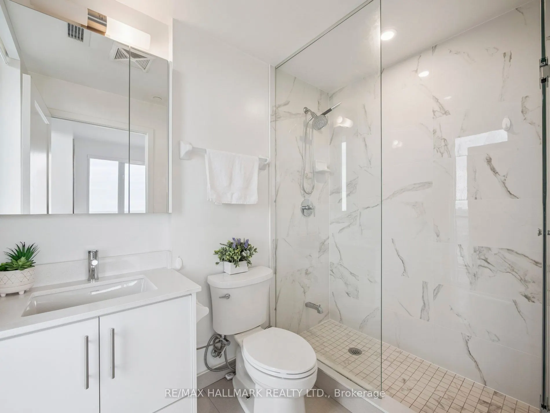 105 Oneida Crescent, #2708