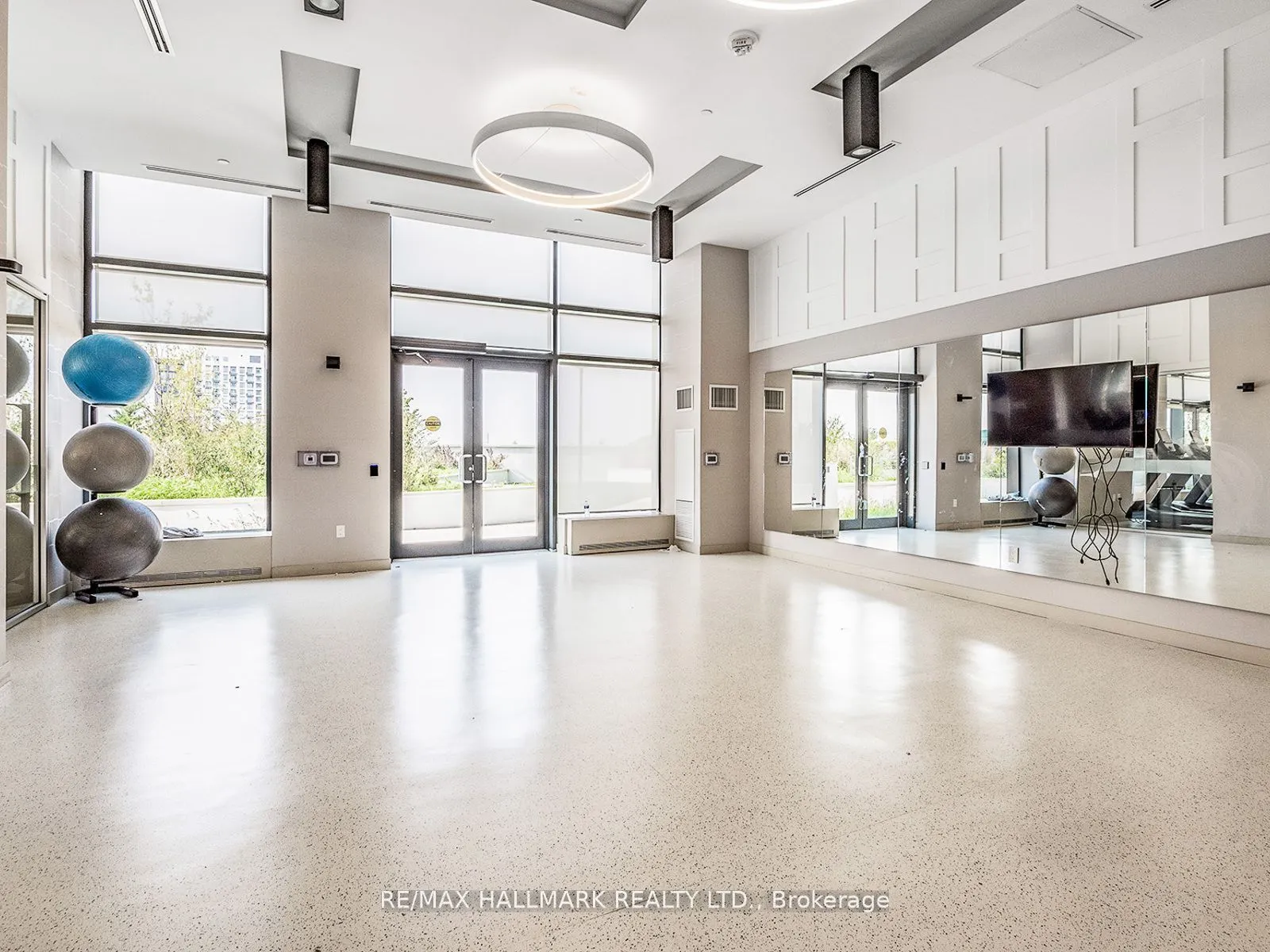105 Oneida Crescent, #2708
