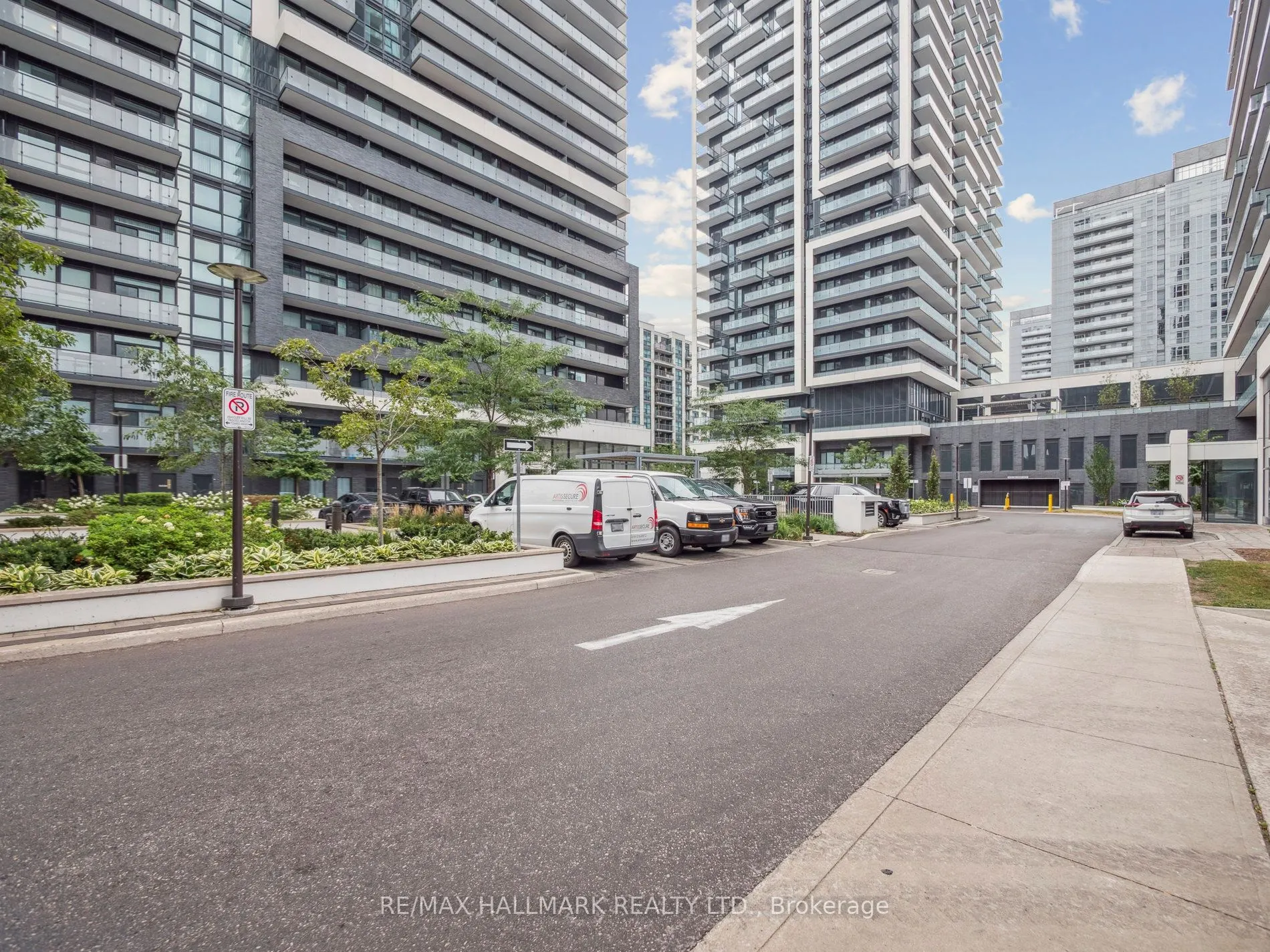 105 Oneida Crescent, #2708