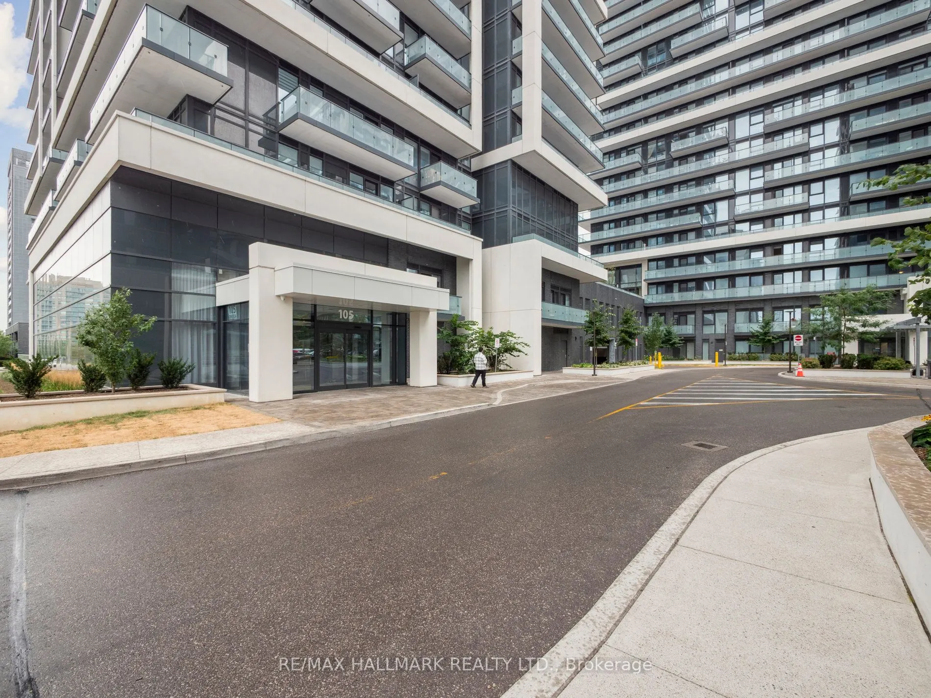 105 Oneida Crescent, #2708