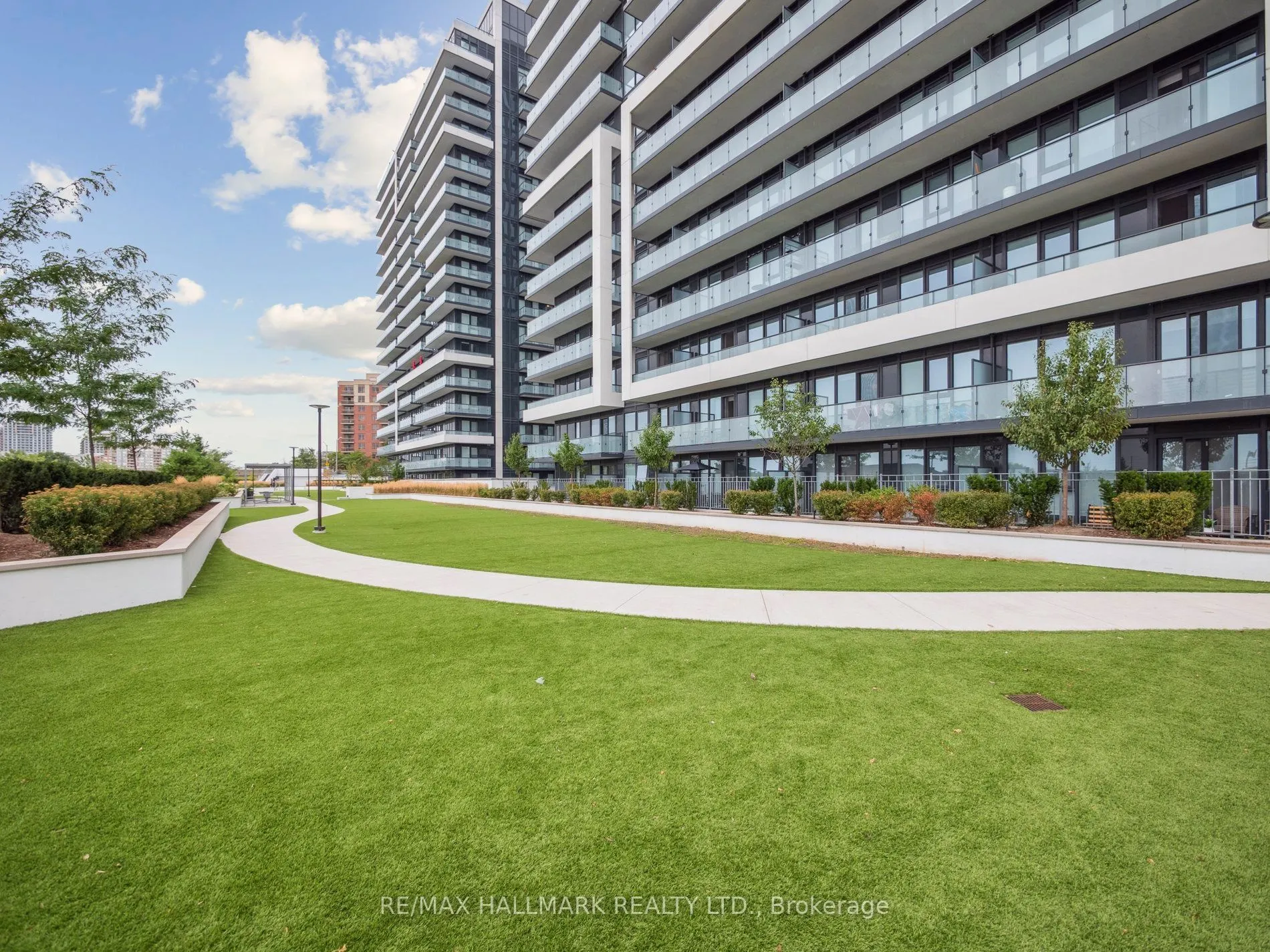 105 Oneida Crescent, #2708